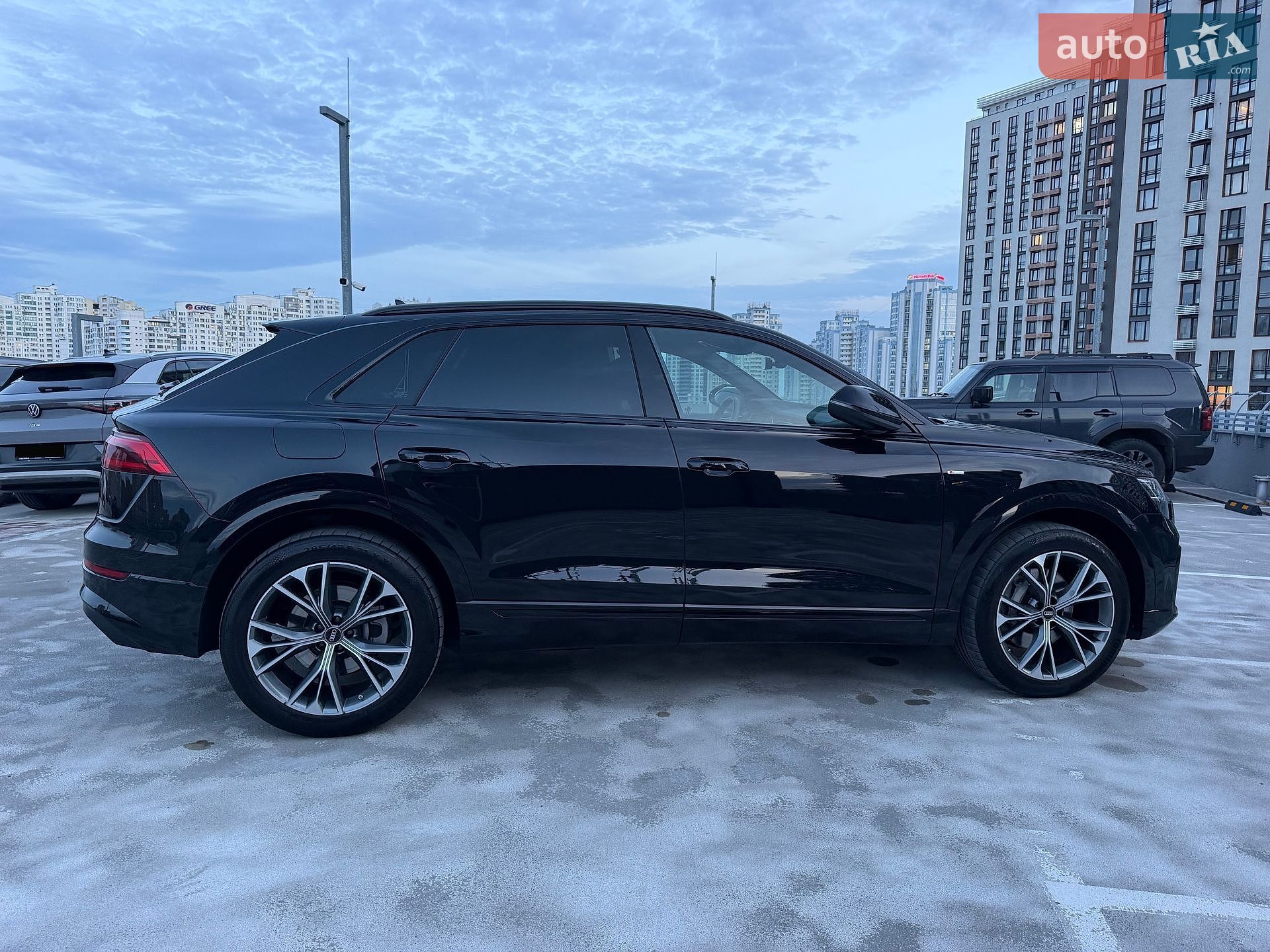 Audi Q8 2026 VIN WAUZZZF17TD022511 фото оголошення 32 з 88