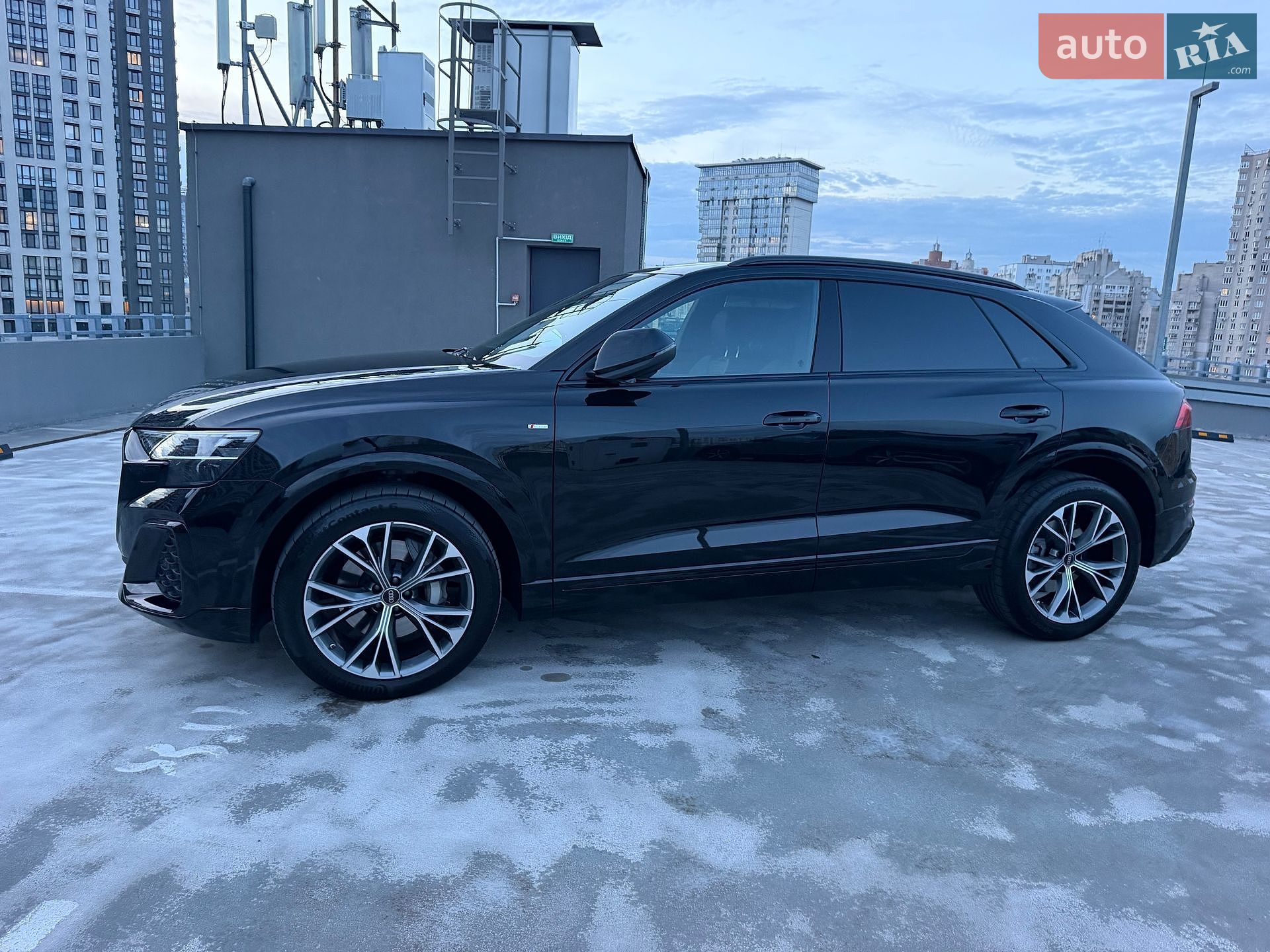 Audi Q8 2026 VIN WAUZZZF17TD022511 фото оголошення 40 з 88