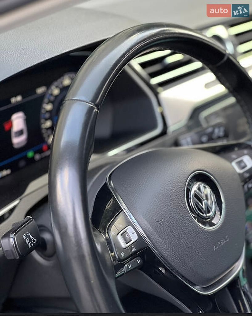 Volkswagen Passat 2017 VIN WVWZZZ3CZHE148585 фото оголошення 16 з 32