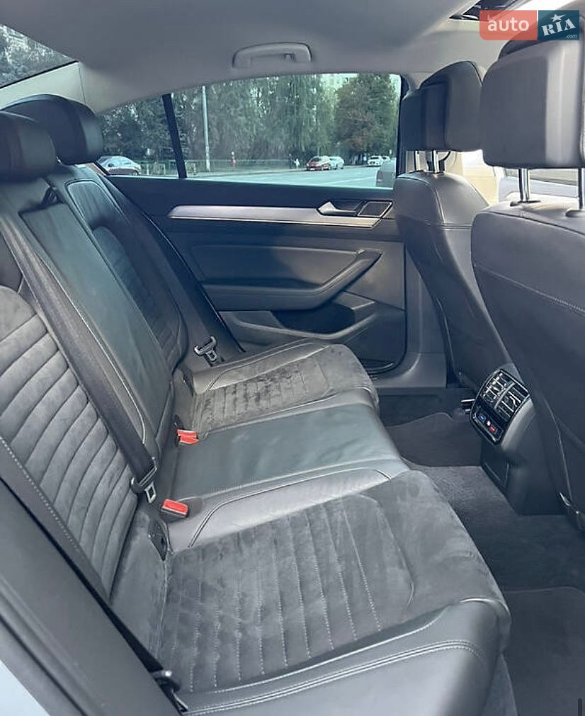 Volkswagen Passat 2017 VIN WVWZZZ3CZHE148585 фото оголошення 24 з 32