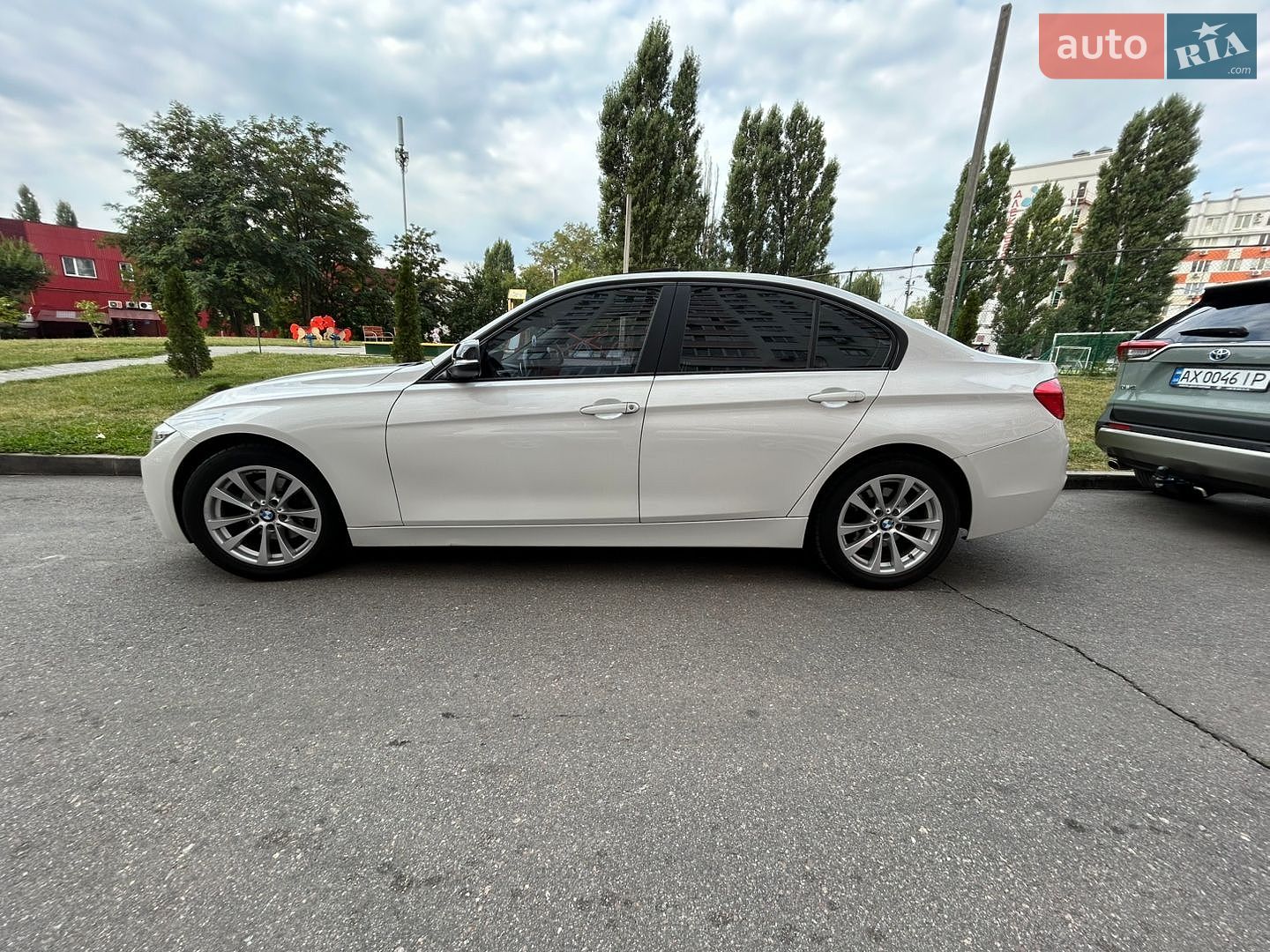 BMW 3 Series 2016 VIN WBA8E5G54GNT95068 фото оголошення 4 з 17