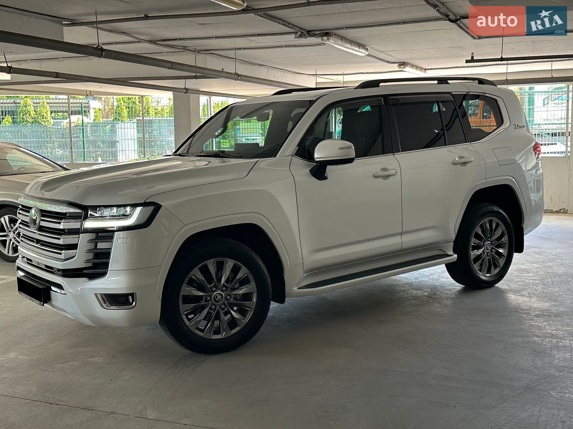 Toyota Land Cruiser 2021 VIN JTMAAABJX04004546 фото оголошення 7 з 63