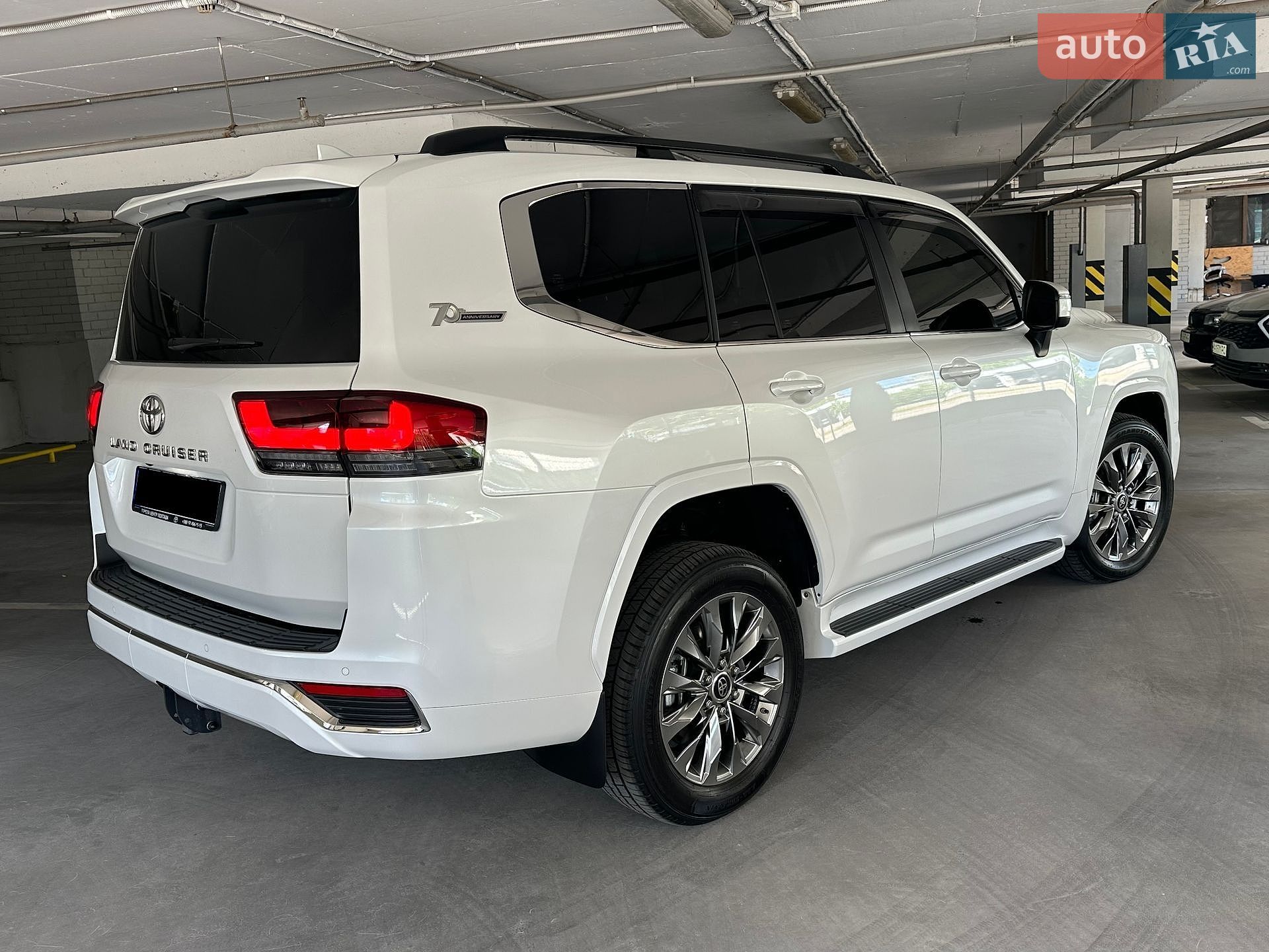 Toyota Land Cruiser 2021 VIN JTMAAABJX04004546 фото оголошення 8 з 63