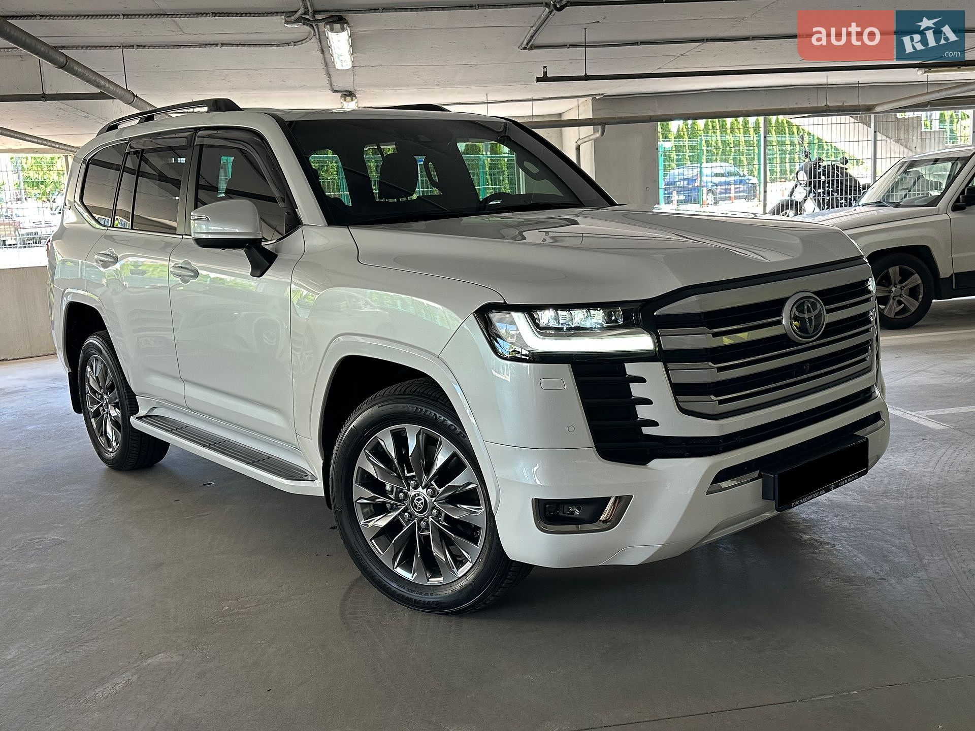 Toyota Land Cruiser 2021 VIN JTMAAABJX04004546 фото оголошення 3 з 63