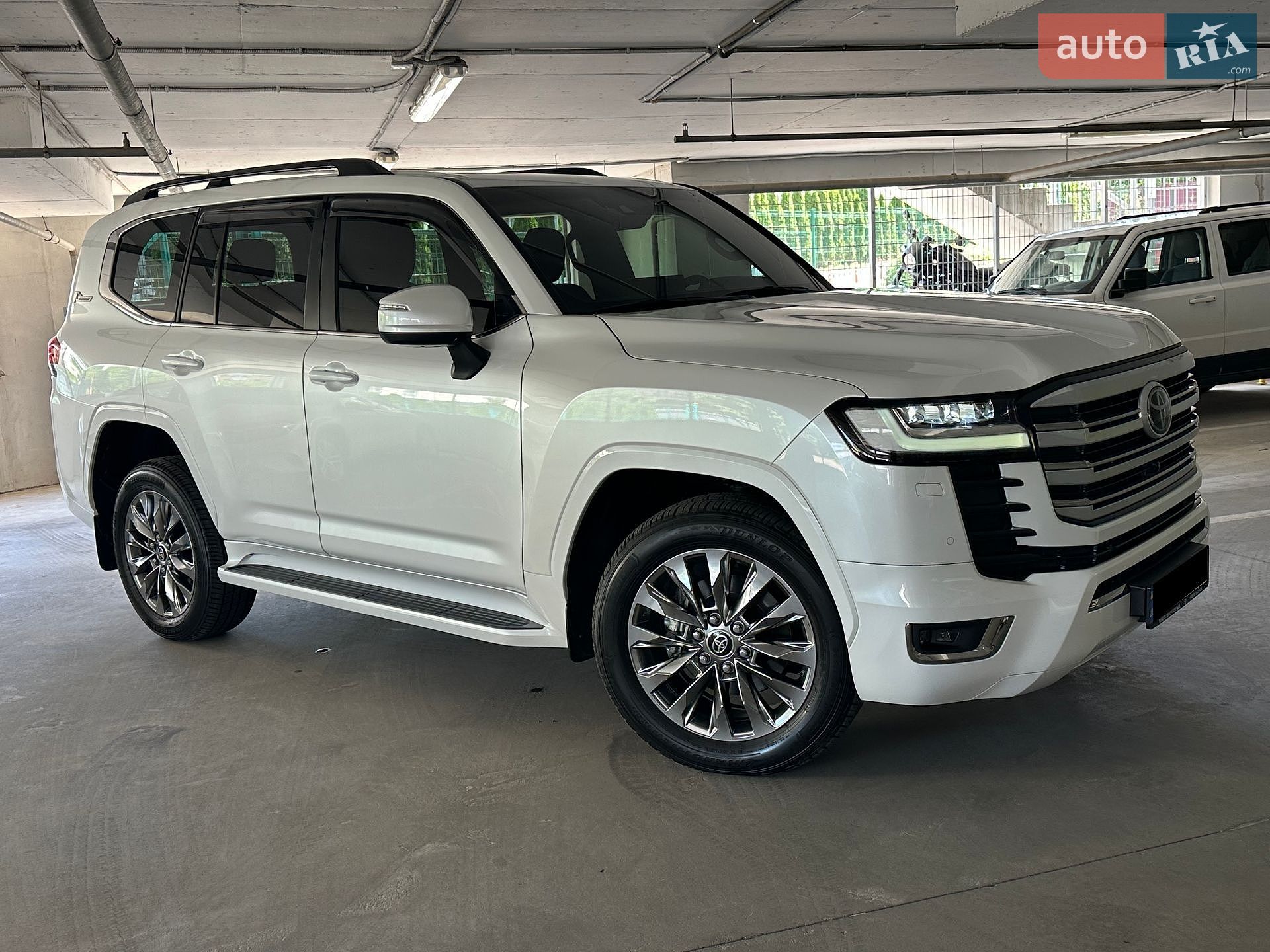 Toyota Land Cruiser 2021 VIN JTMAAABJX04004546 фото оголошення 10 з 63