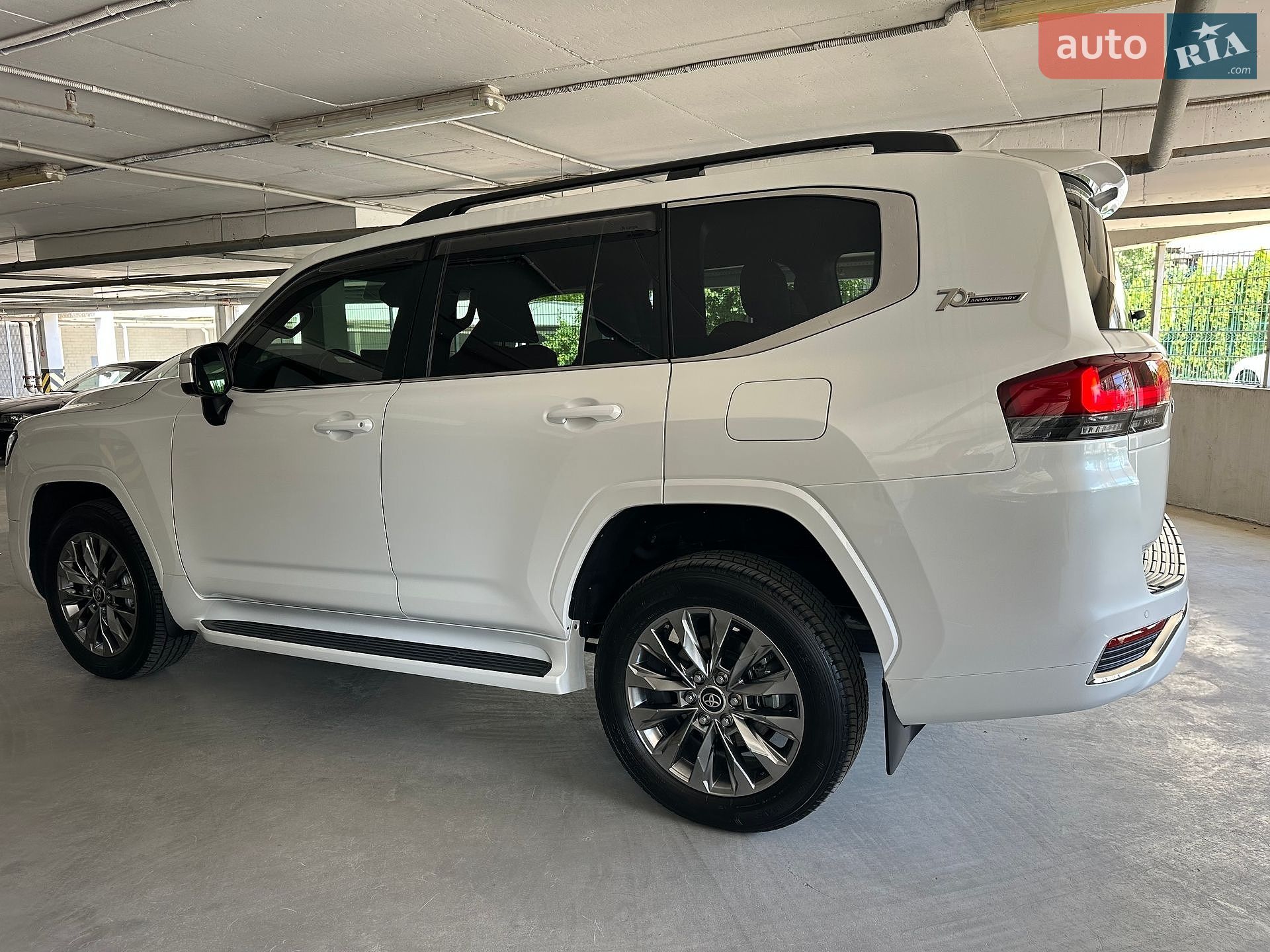 Toyota Land Cruiser 2021 VIN JTMAAABJX04004546 фото оголошення 18 з 63