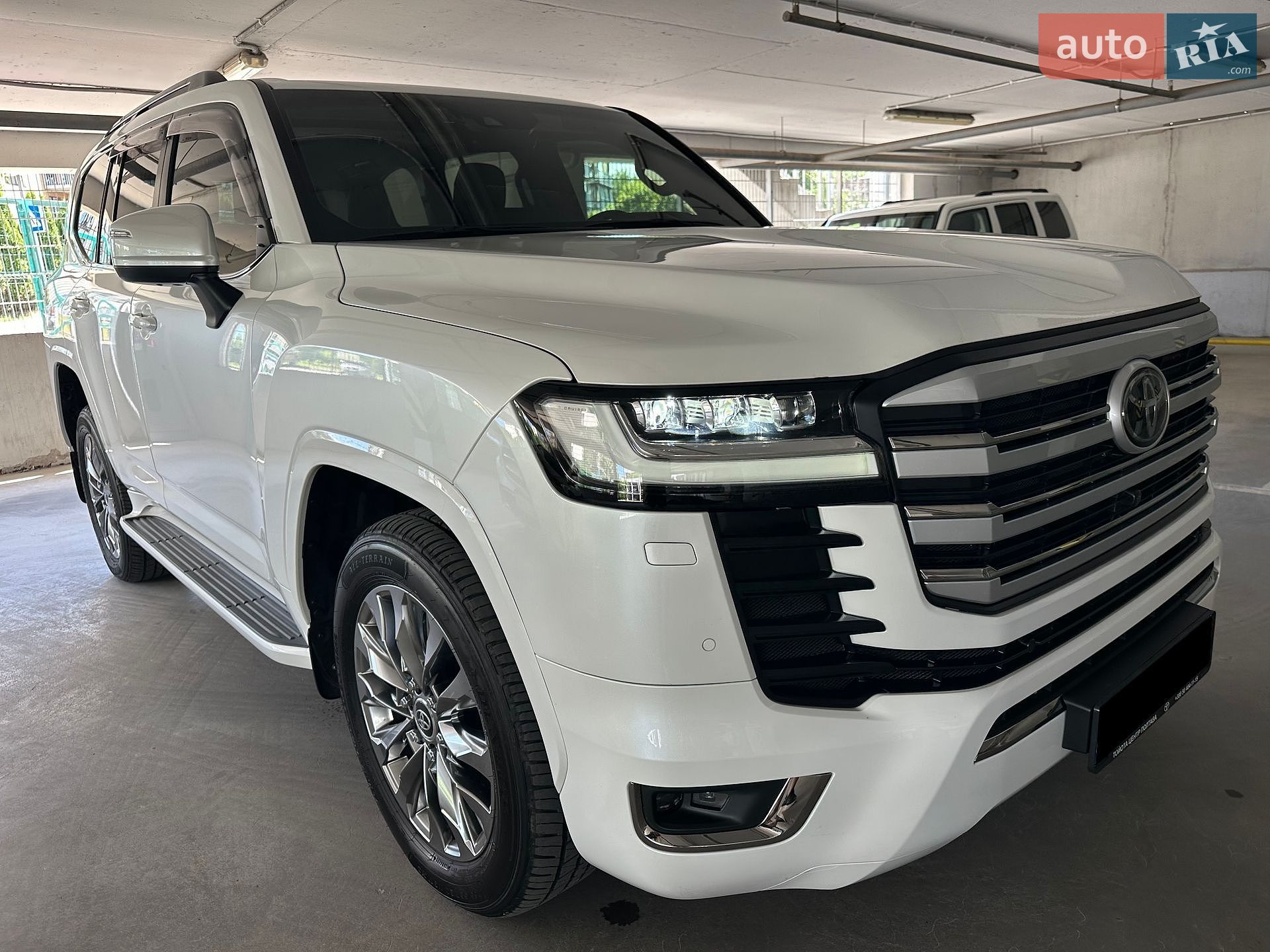 Toyota Land Cruiser 2021 VIN JTMAAABJX04004546 фото оголошення 28 з 63