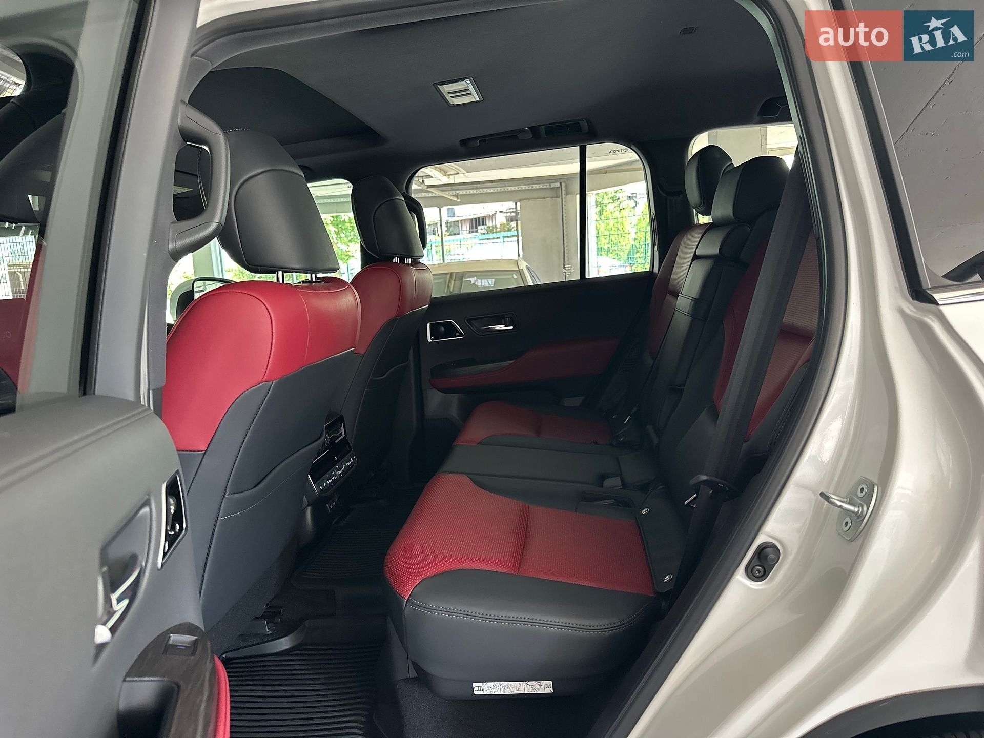 Toyota Land Cruiser 2021 VIN JTMAAABJX04004546 фото оголошення 40 з 63
