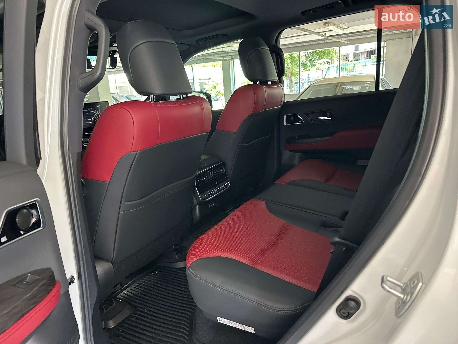 Toyota Land Cruiser 2021 VIN JTMAAABJX04004546 фото оголошення 41 з 63