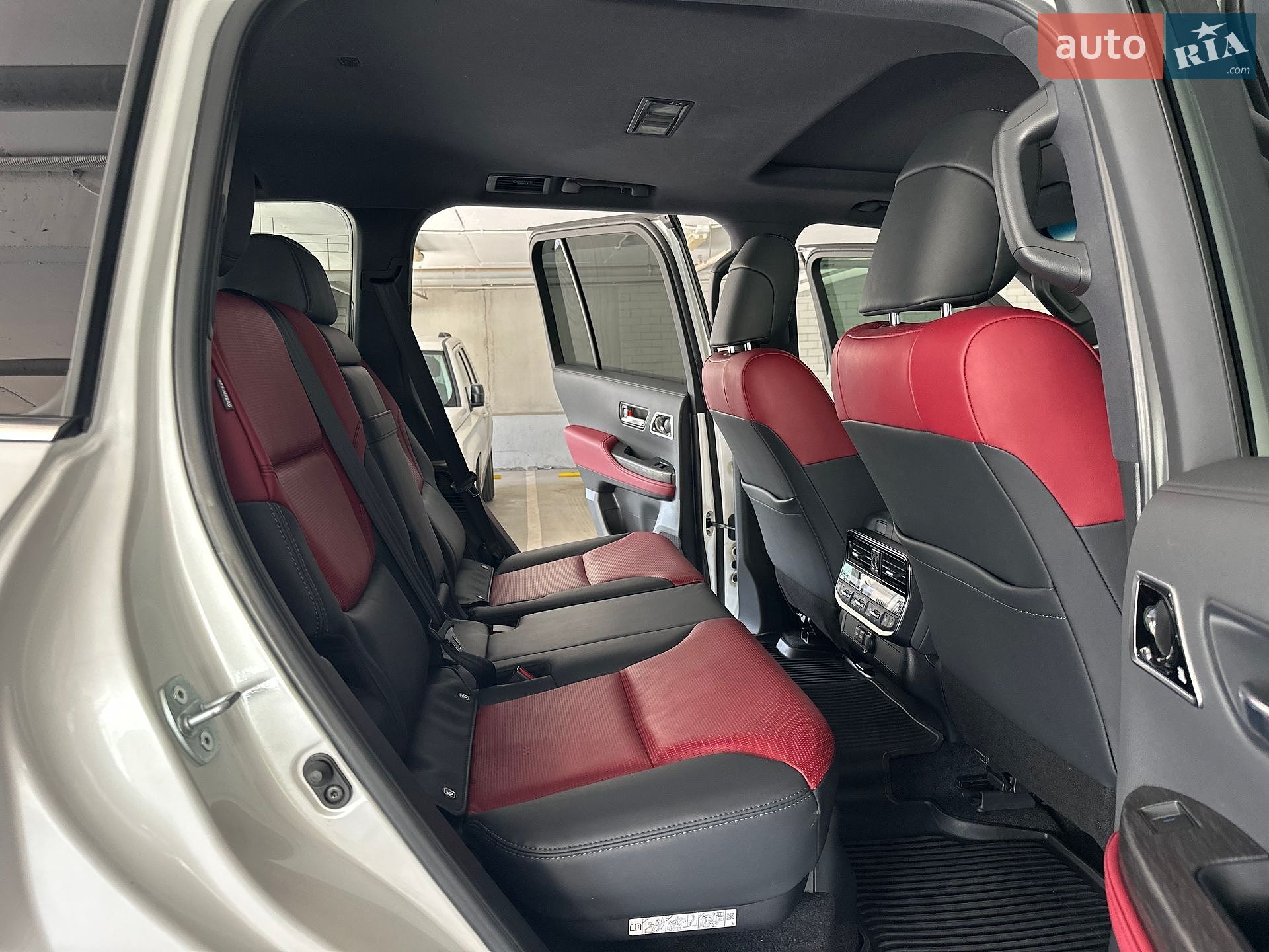 Toyota Land Cruiser 2021 VIN JTMAAABJX04004546 фото оголошення 43 з 63