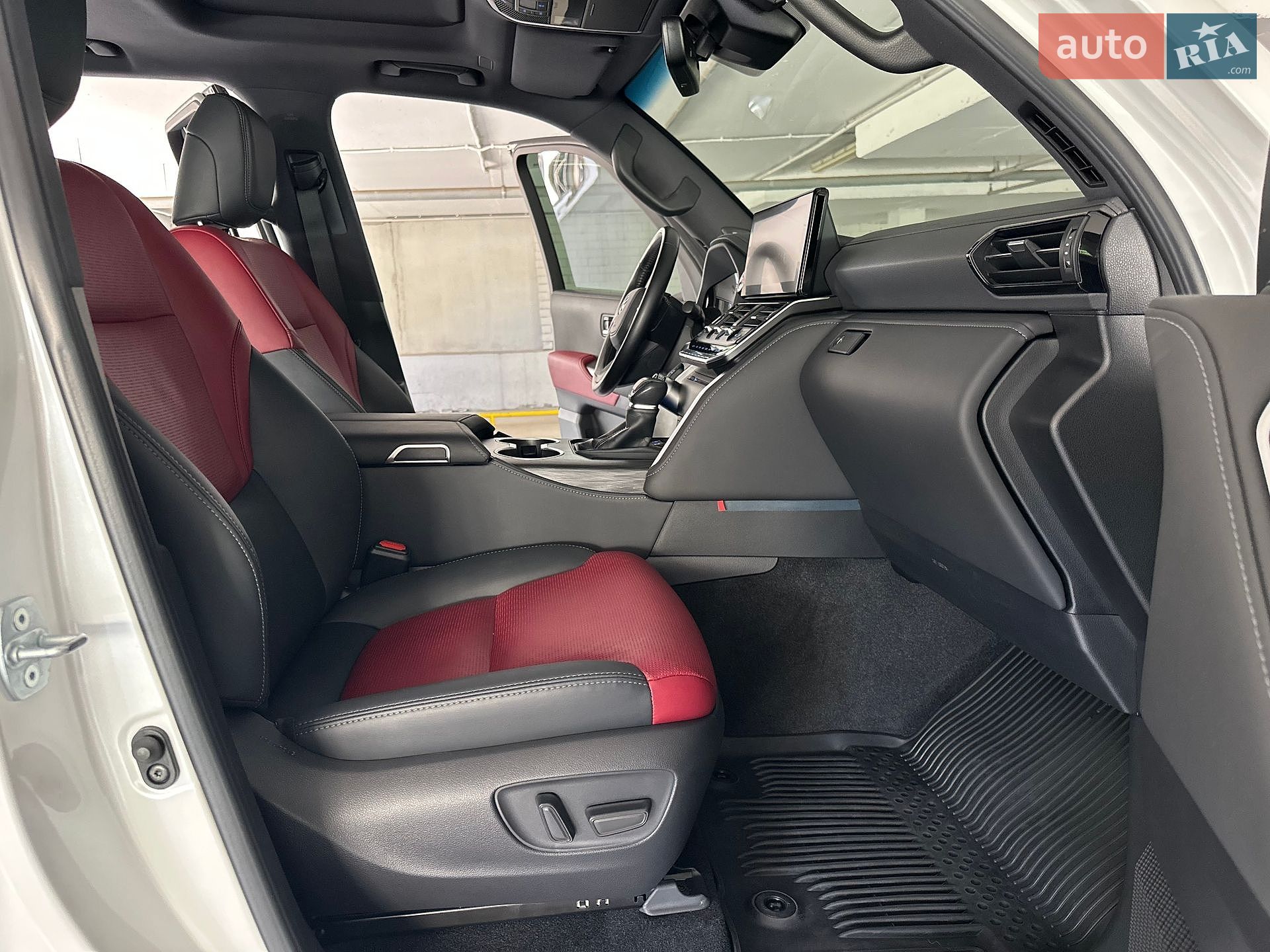 Toyota Land Cruiser 2021 VIN JTMAAABJX04004546 фото оголошення 45 з 63