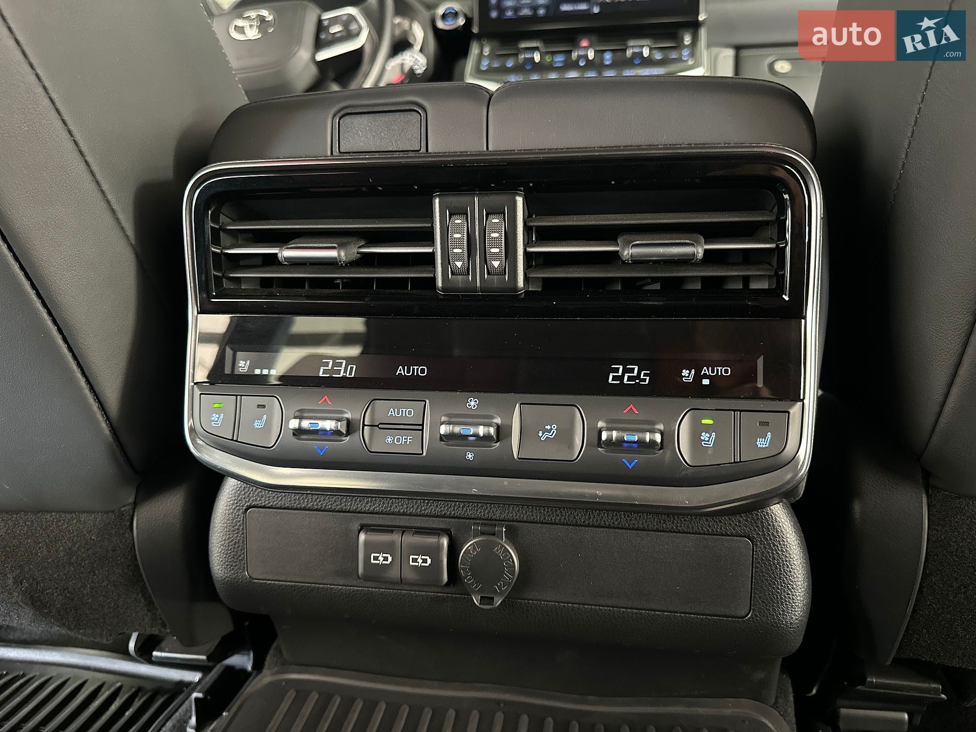 Toyota Land Cruiser 2021 VIN JTMAAABJX04004546 фото оголошення 49 з 63