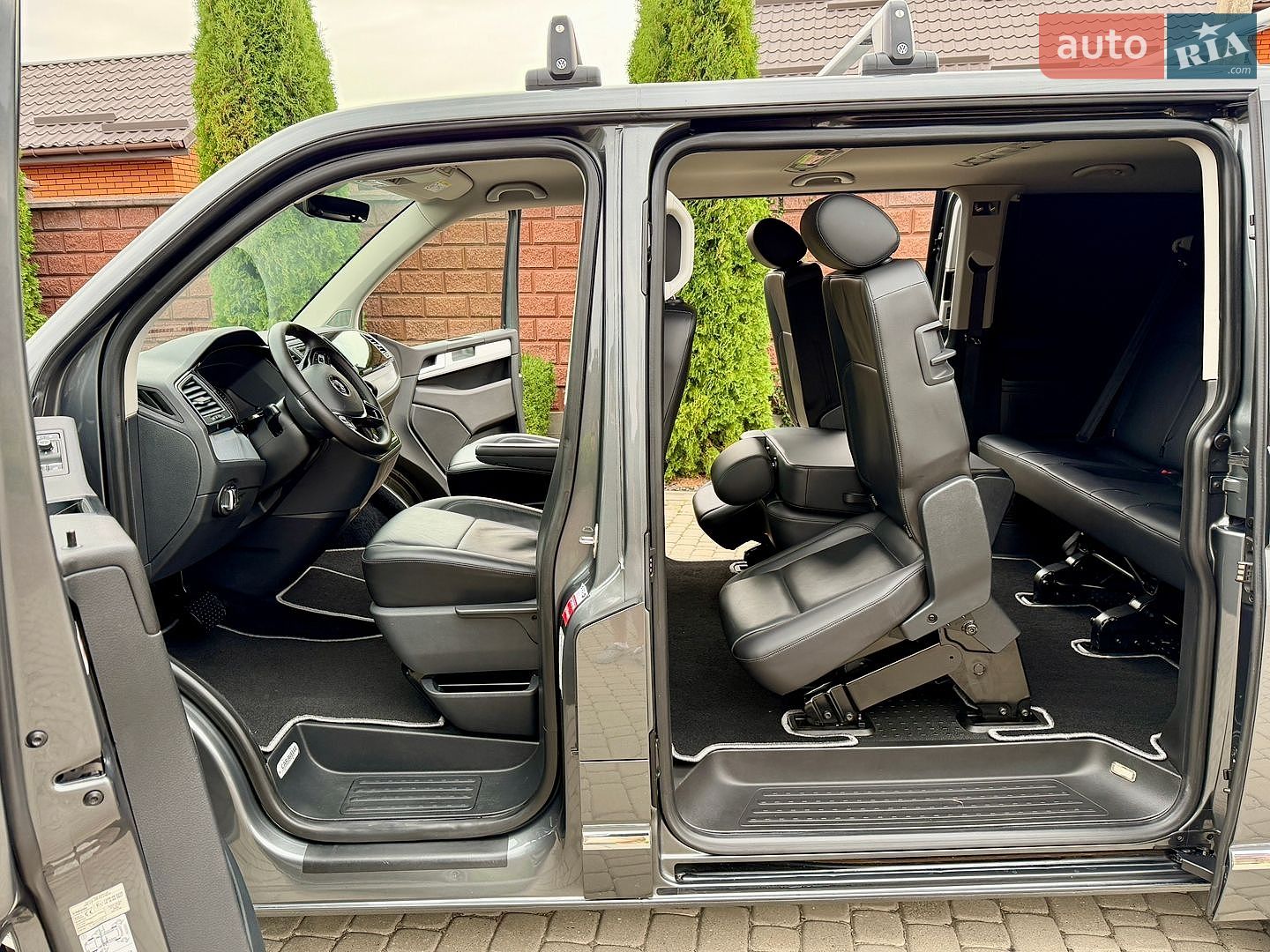 Volkswagen Caravelle 2017 VIN WV2ZZZ7HZHH134097 фото оголошення 36 з 118