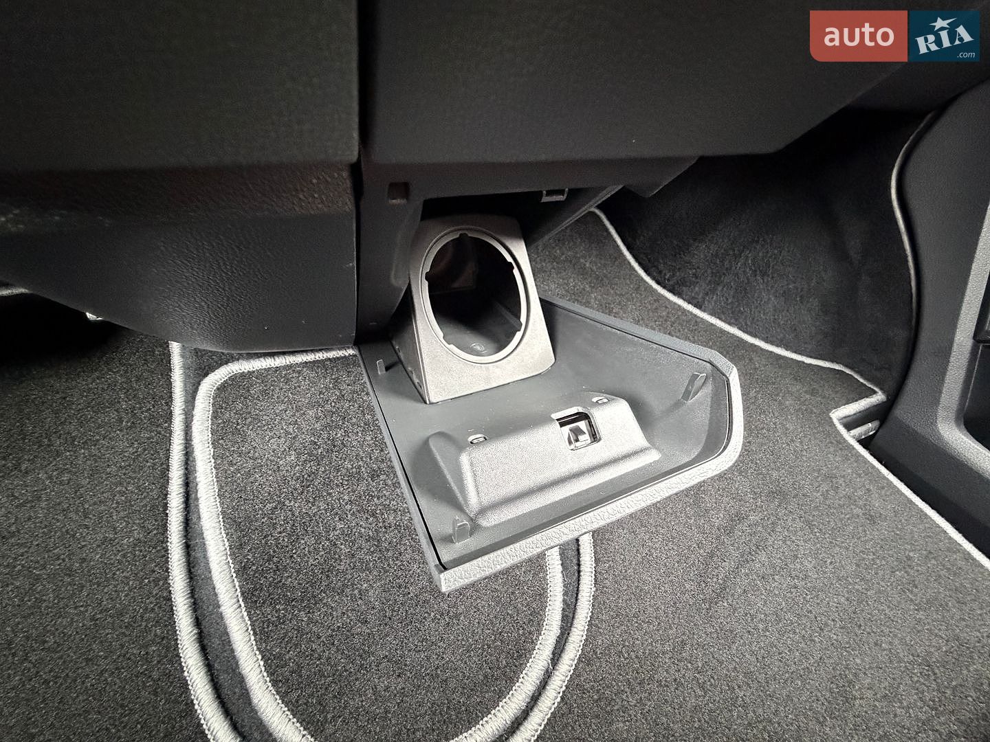 Volkswagen Caravelle 2017 VIN WV2ZZZ7HZHH134097 фото оголошення 67 з 118