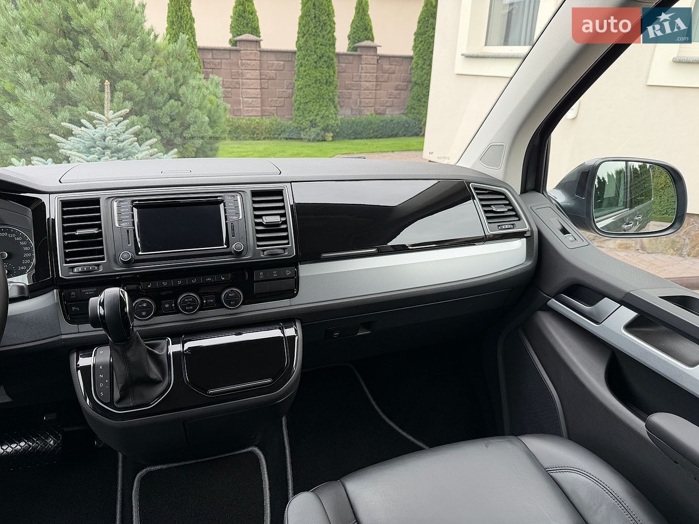 Volkswagen Caravelle 2017 VIN WV2ZZZ7HZHH134097 фото оголошення 72 з 118
