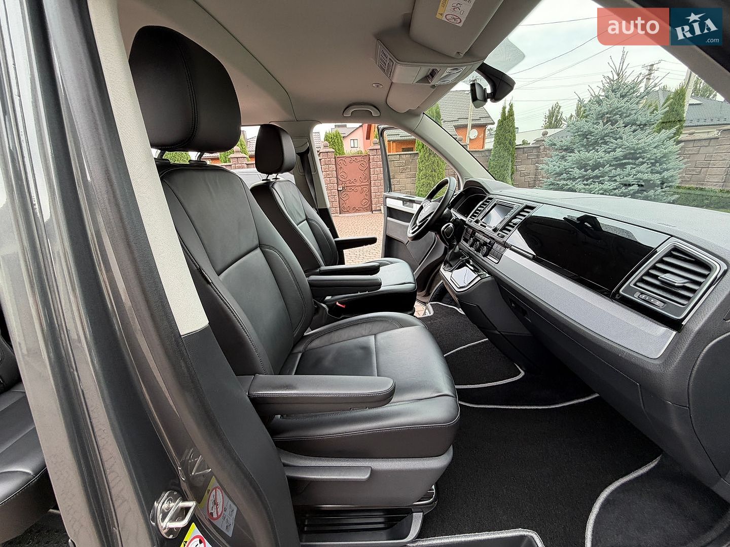 Volkswagen Caravelle 2017 VIN WV2ZZZ7HZHH134097 фото оголошення 84 з 118