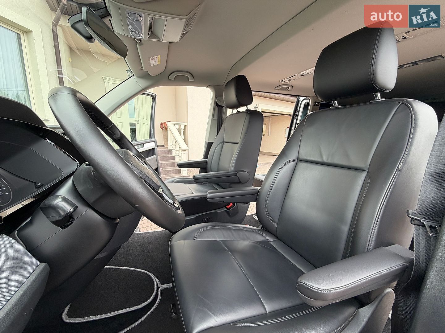 Volkswagen Caravelle 2017 VIN WV2ZZZ7HZHH134097 фото оголошення 106 з 118