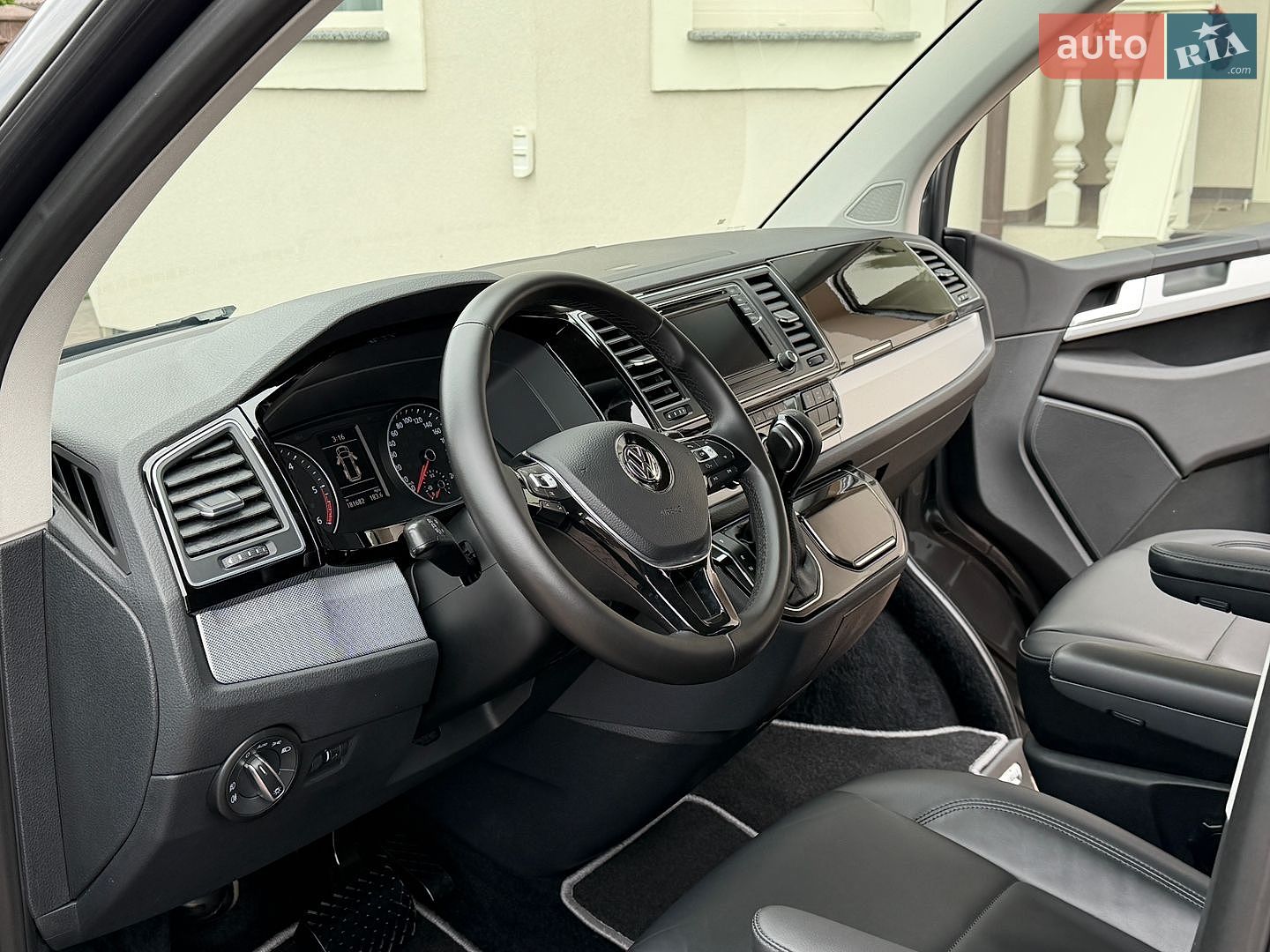 Volkswagen Caravelle 2017 VIN WV2ZZZ7HZHH134097 фото оголошення 111 з 118