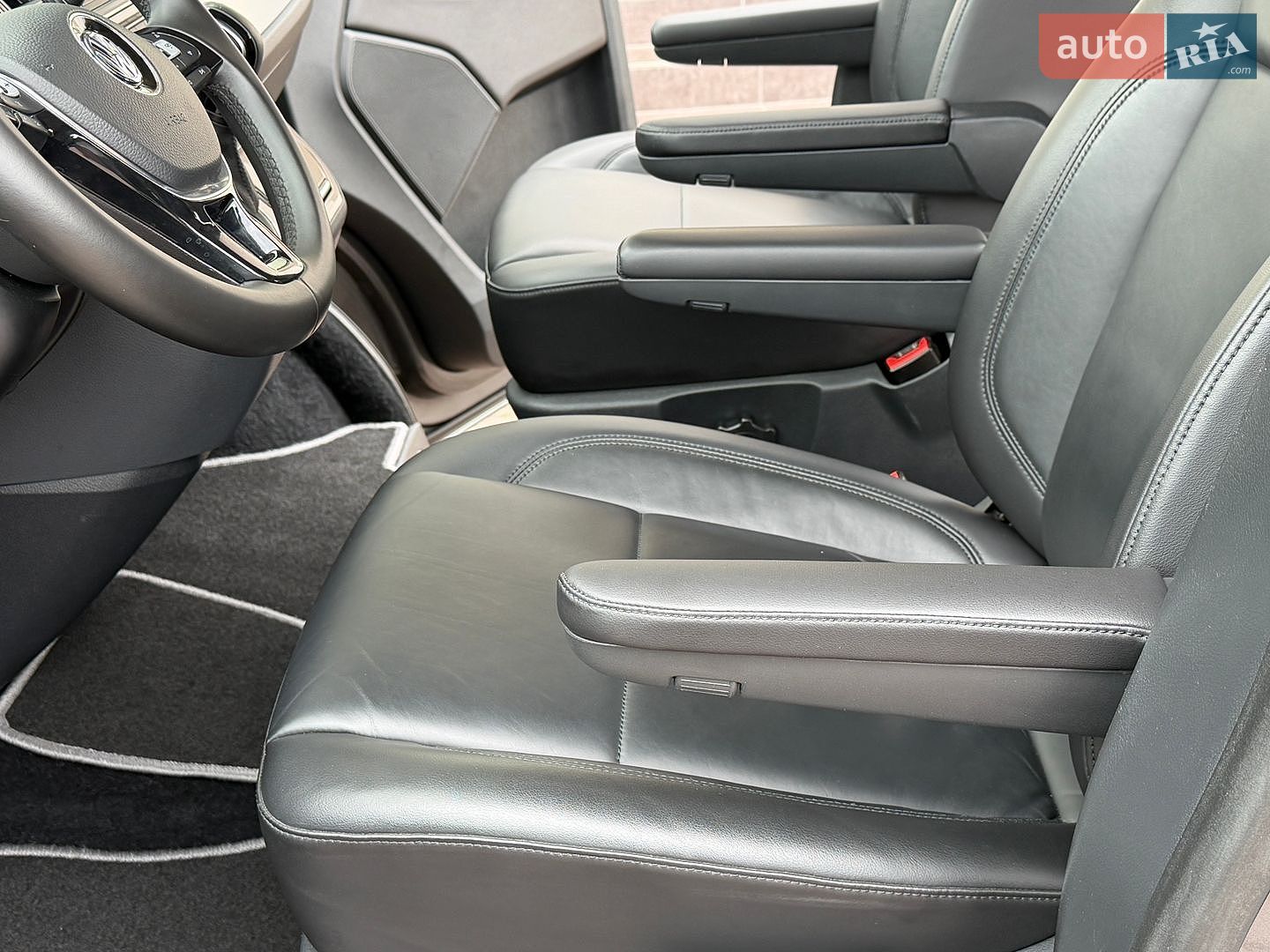 Volkswagen Caravelle 2017 VIN WV2ZZZ7HZHH134097 фото оголошення 110 з 118