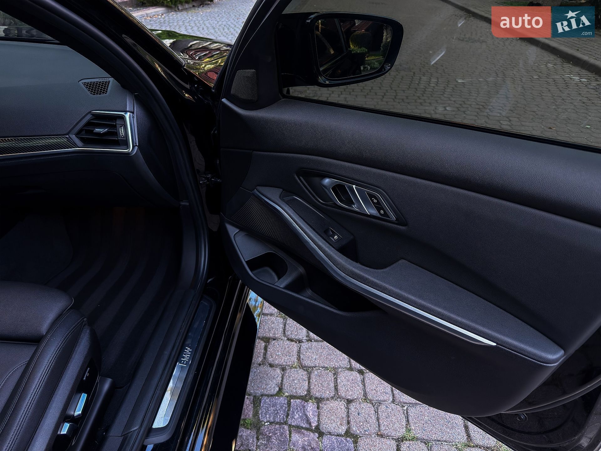 BMW 3 Series 2019 VIN 3MW5R7J08L8B15410 фото оголошення 5 з 27