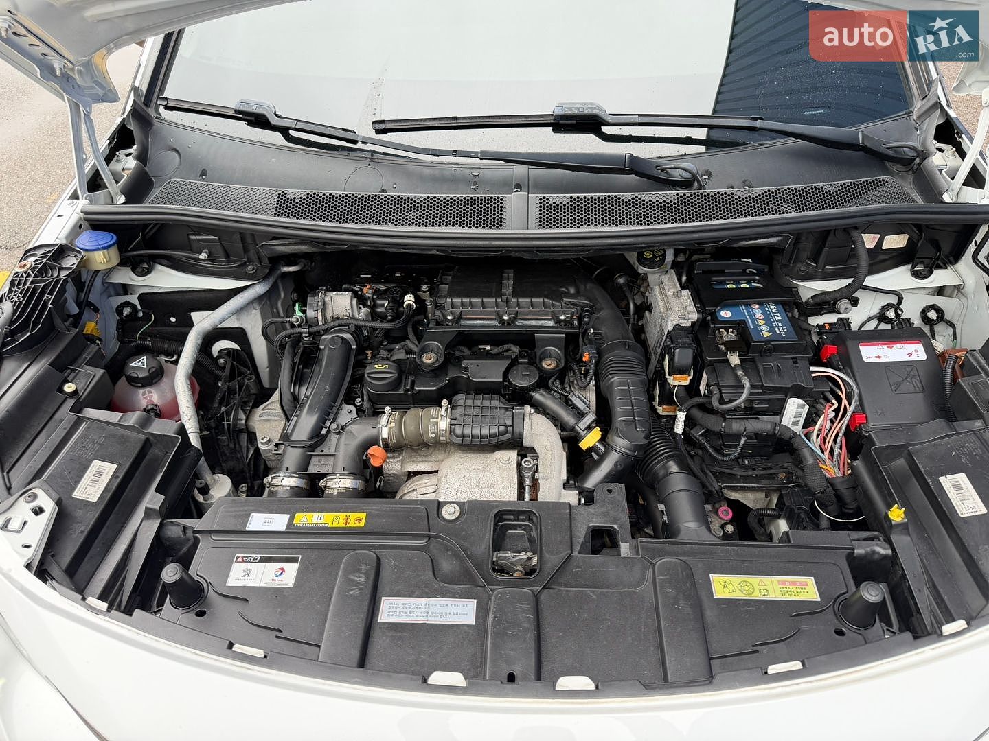 Peugeot 5008 2017 VIN VF3MCBHZWJL000947 фото оголошення 16 з 31