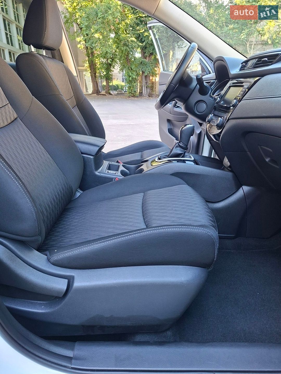 Nissan Rogue 2018 VIN KNMAT2MT3JP580204 фото оголошення 16 з 25