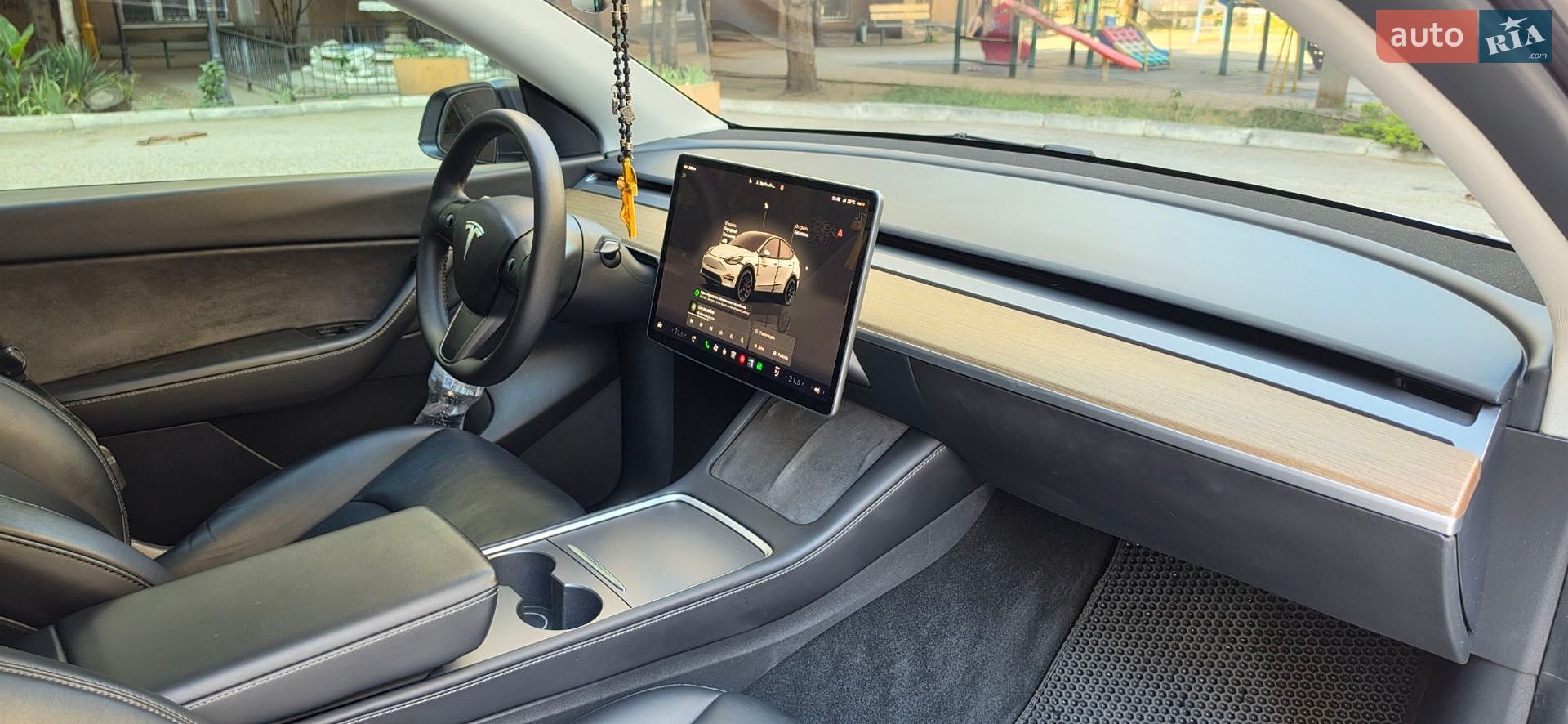 Tesla Model Y 2022 VIN 7SAYGDEF2NF457519 фото оголошення 3 з 23