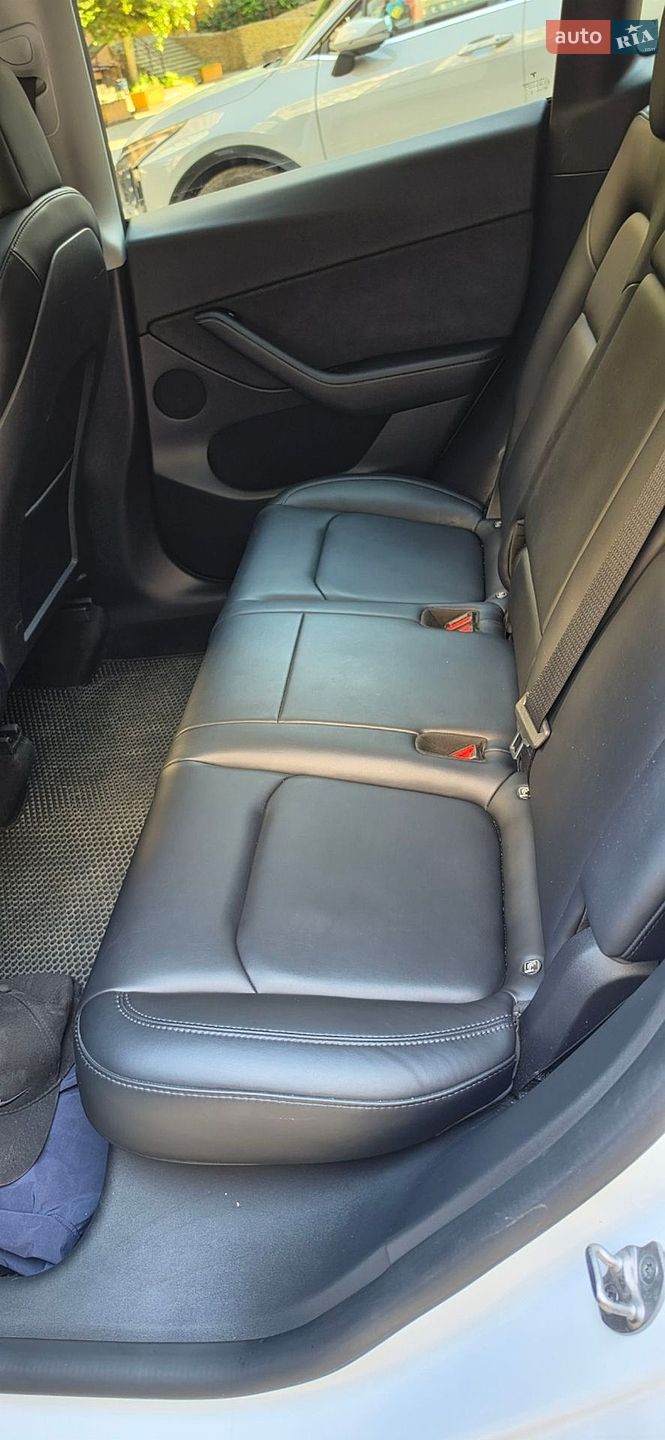 Tesla Model Y 2022 VIN 7SAYGDEF2NF457519 фото оголошення 5 з 23