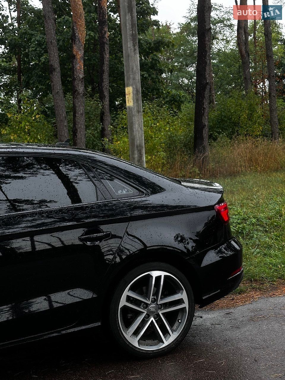 Audi A3 2019 VIN WAUAUGFF1LA030973 фото оголошення 4 з 25