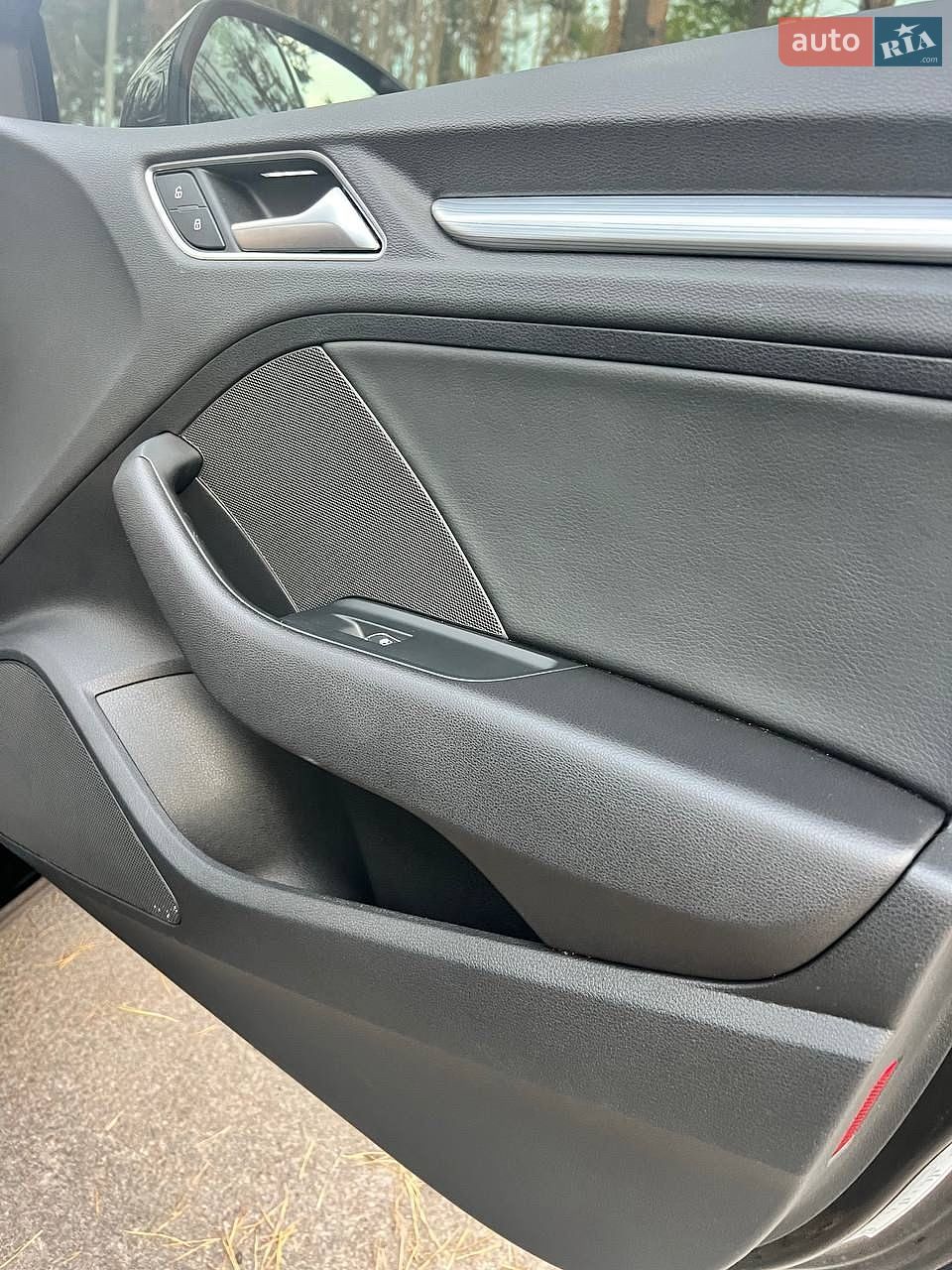Audi A3 2019 VIN WAUAUGFF1LA030973 фото оголошення 15 з 25