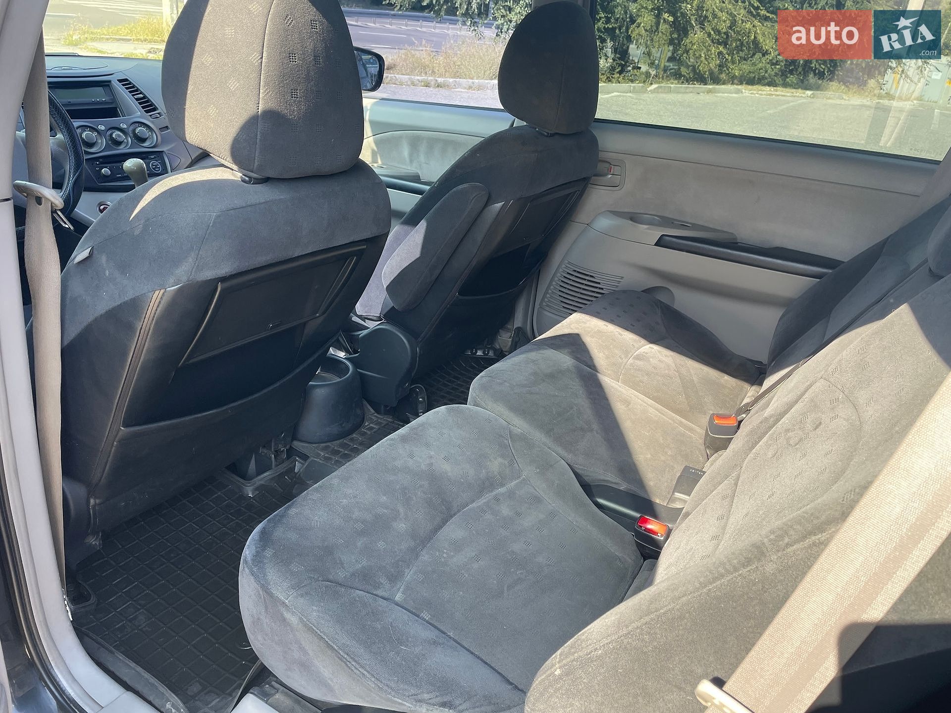 Mitsubishi Grandis 2004 VIN JMBLNNA4W4Z001620 фото оголошення 10 з 12