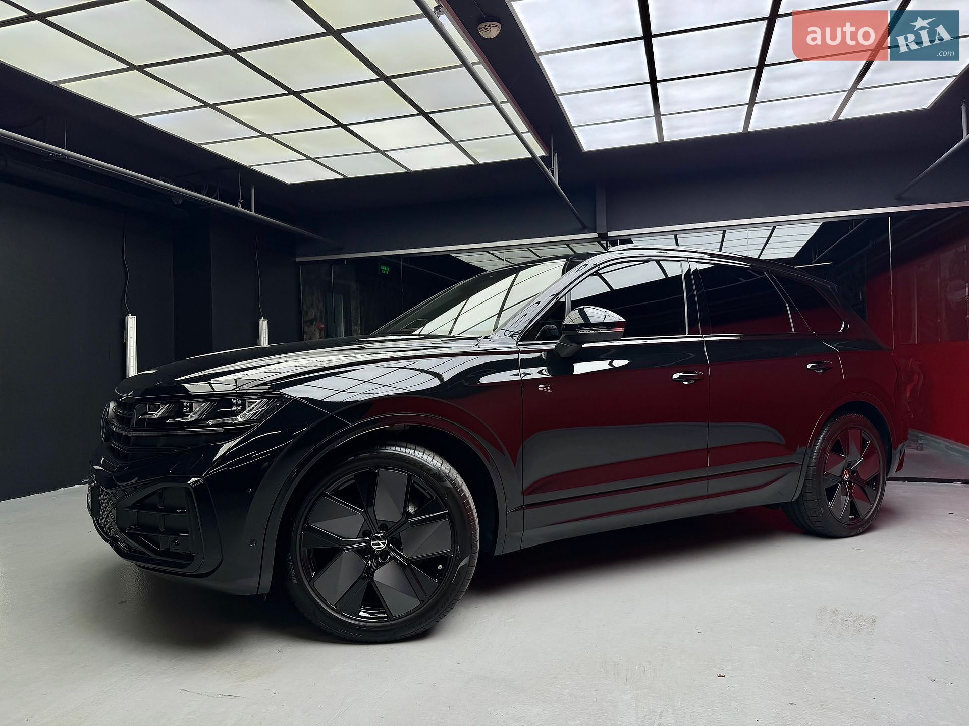 Volkswagen Touareg 2025 VIN WVGZZZCR9TD002625 фото оголошення 5 з 53