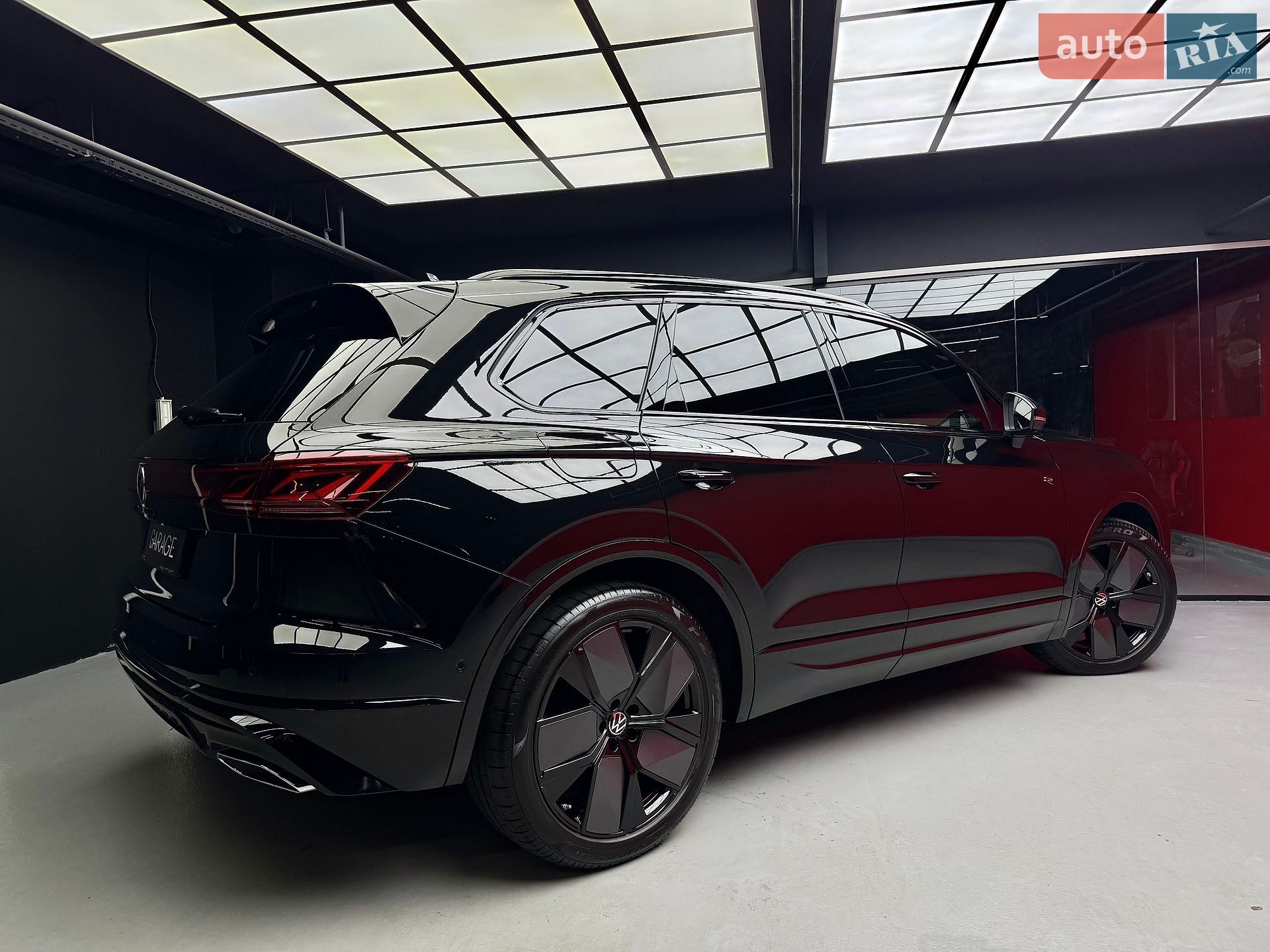 Volkswagen Touareg 2025 VIN WVGZZZCR9TD002625 фото оголошення 14 з 53