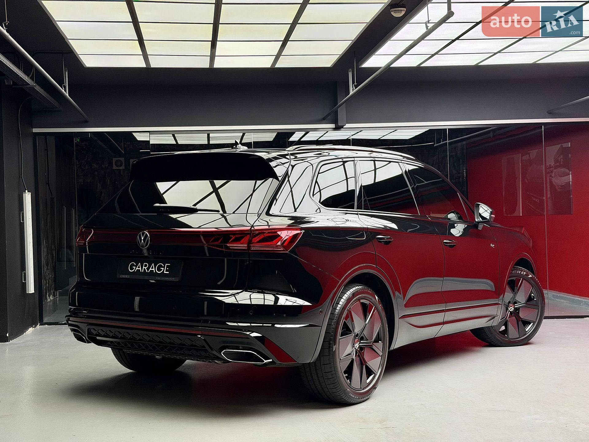 Volkswagen Touareg 2025 VIN WVGZZZCR9TD002625 фото оголошення 16 з 53
