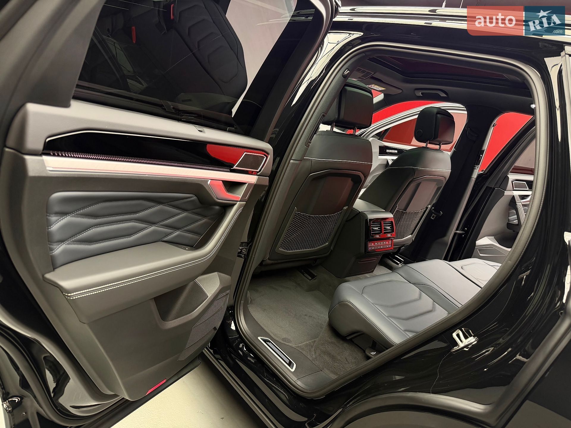 Volkswagen Touareg 2025 VIN WVGZZZCR9TD002625 фото оголошення 35 з 53