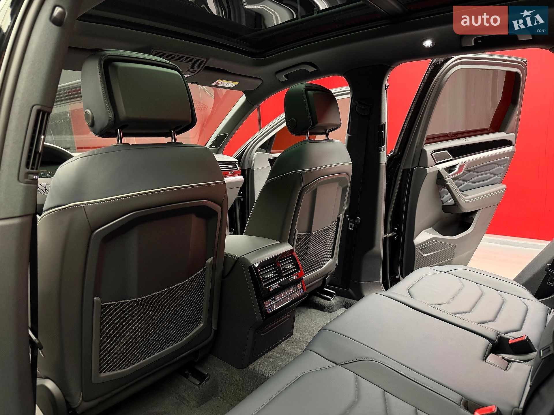 Volkswagen Touareg 2025 VIN WVGZZZCR9TD002625 фото оголошення 40 з 53