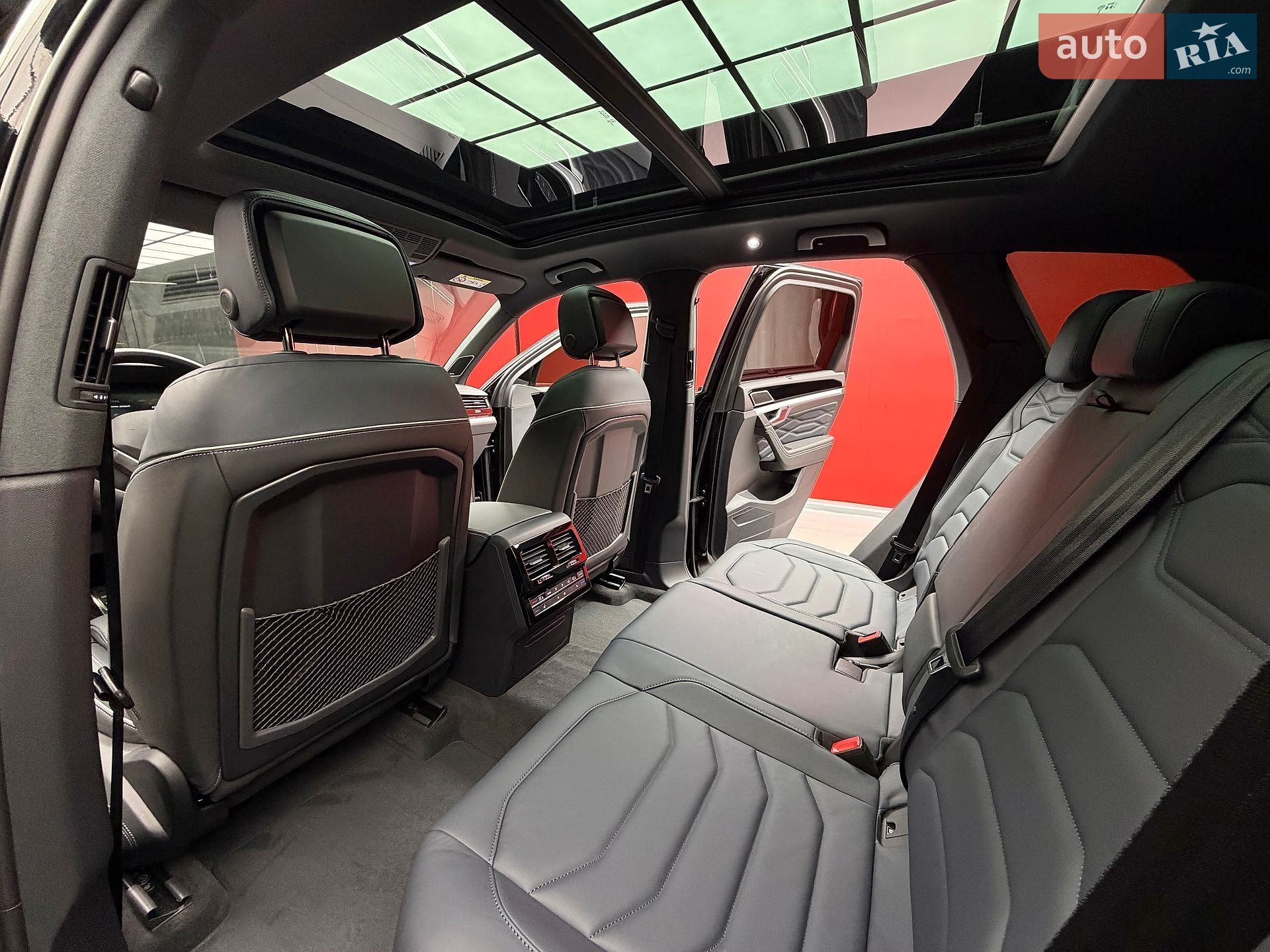 Volkswagen Touareg 2025 VIN WVGZZZCR9TD002625 фото оголошення 41 з 53