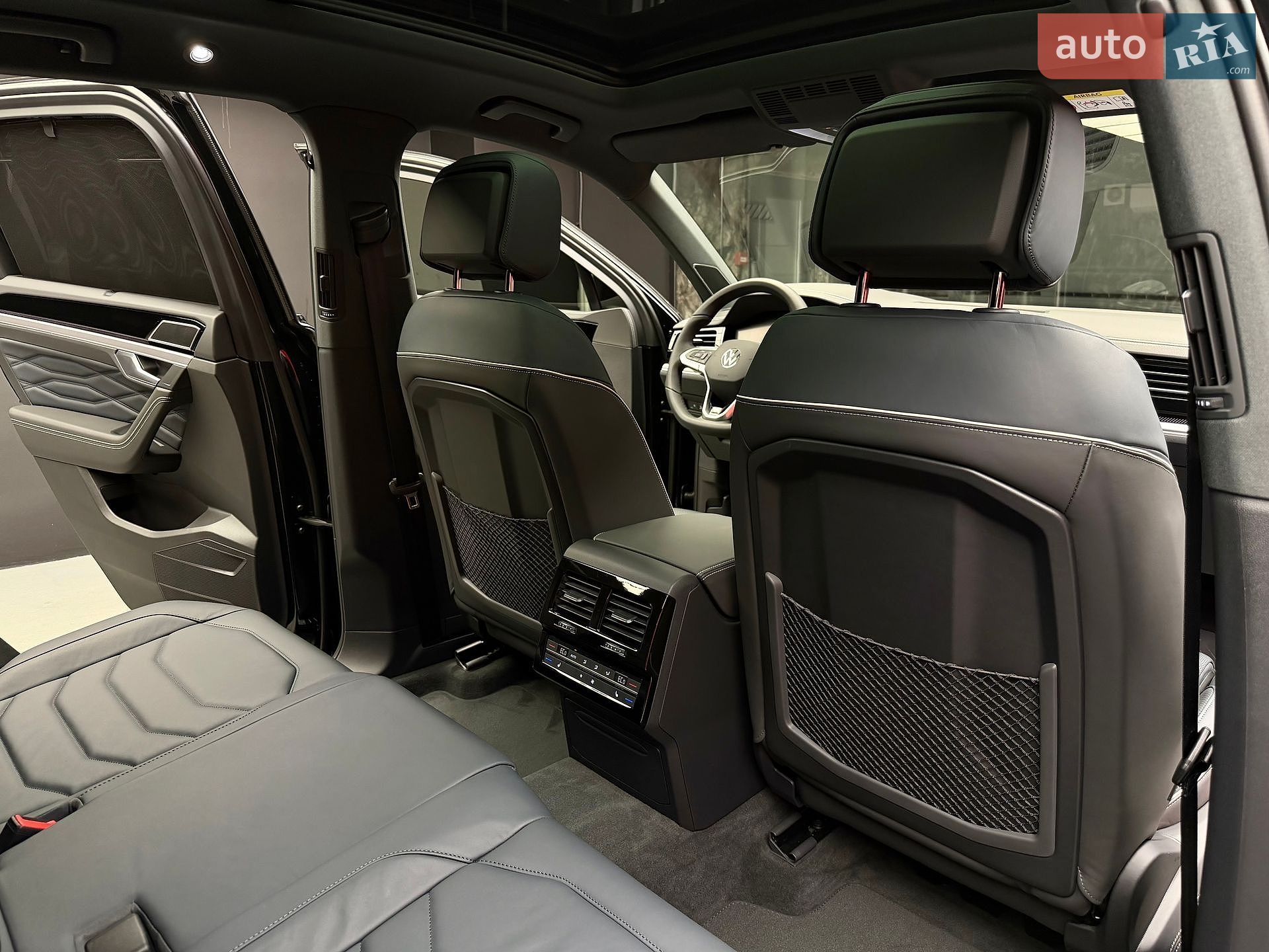 Volkswagen Touareg 2025 VIN WVGZZZCR9TD002625 фото оголошення 46 з 53
