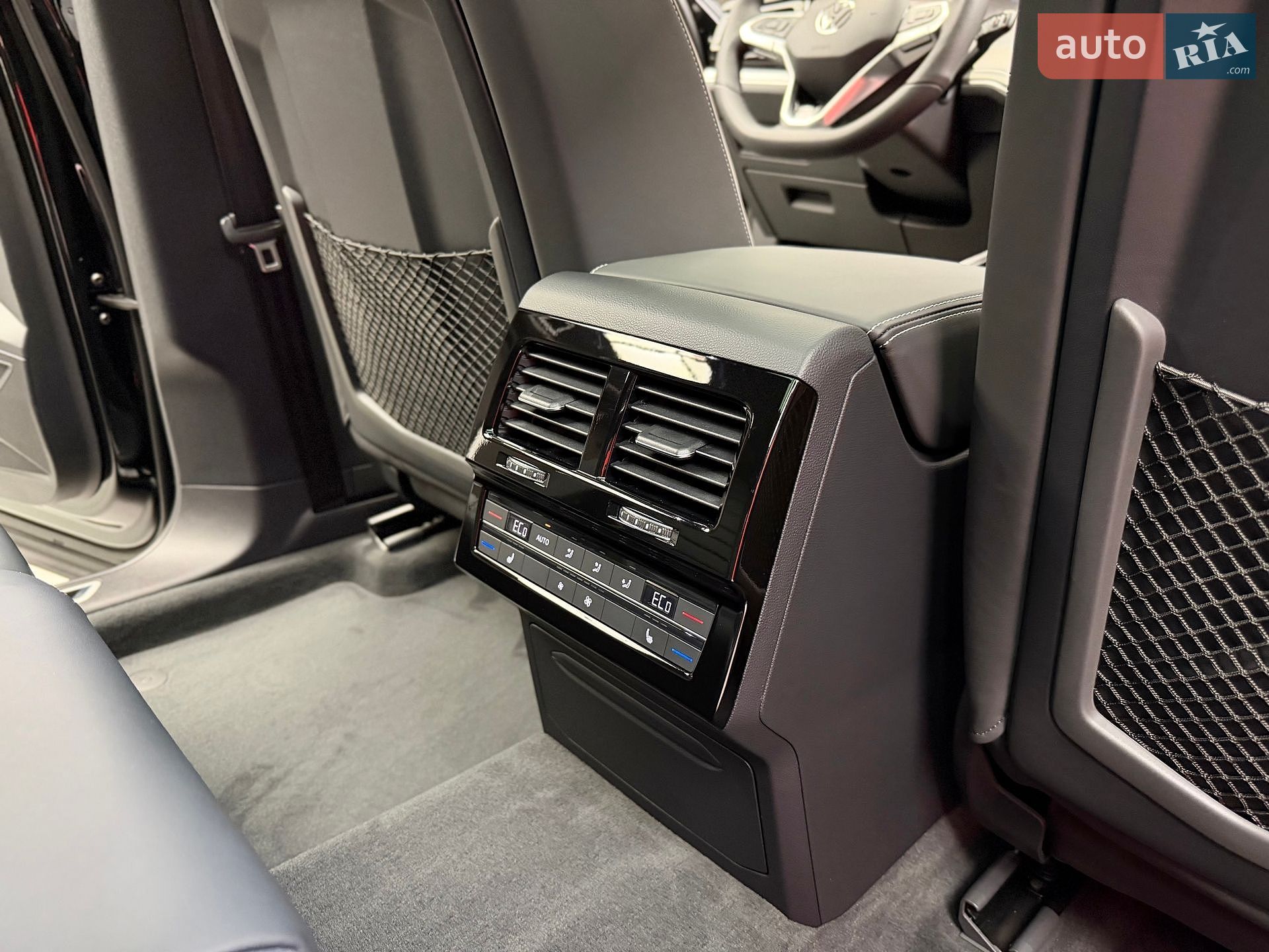 Volkswagen Touareg 2025 VIN WVGZZZCR9TD002625 фото оголошення 48 з 53