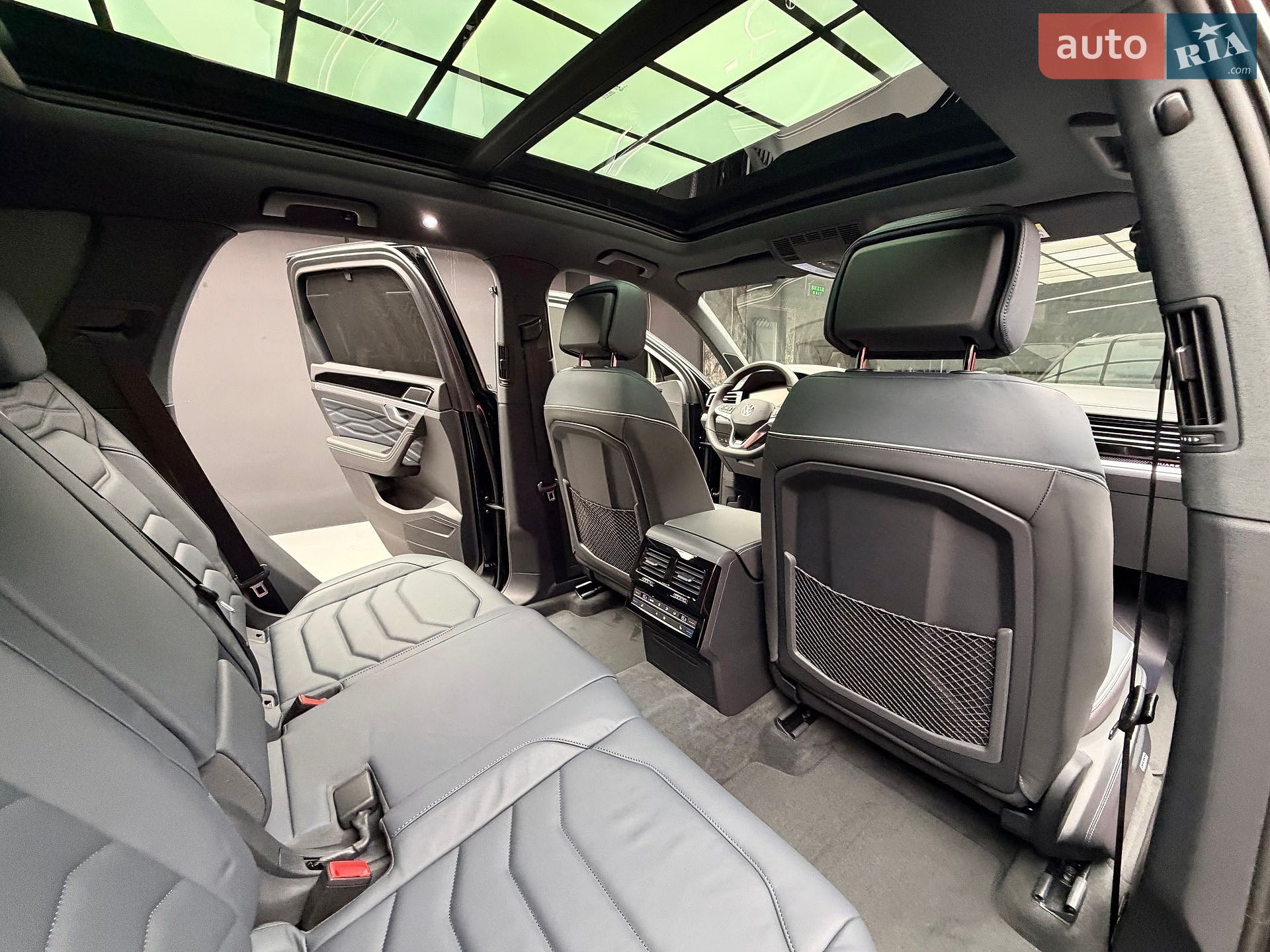Volkswagen Touareg 2025 VIN WVGZZZCR9TD002625 фото оголошення 47 з 53