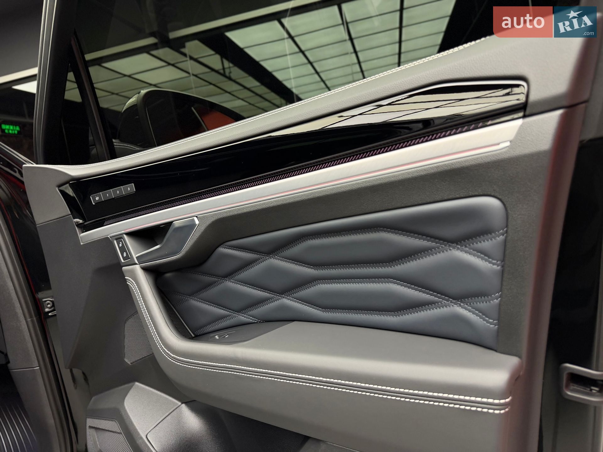 Volkswagen Touareg 2025 VIN WVGZZZCR9TD002625 фото оголошення 50 з 53