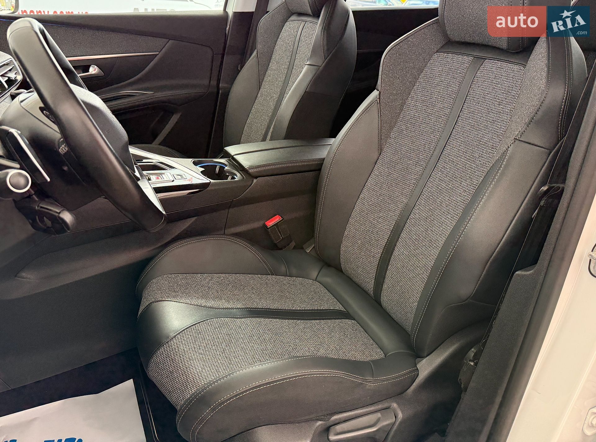 Peugeot 5008 2019 VIN VF3MJEHZRKS517774 фото оголошення 8 з 44