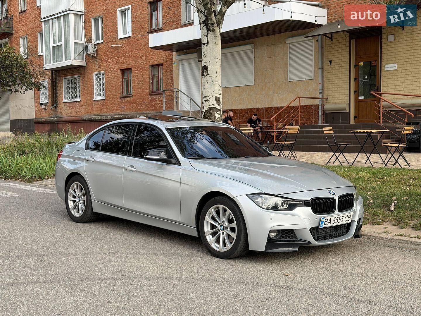 BMW 3 Series 2016 VIN WBA8E1G54GNT99680 фото оголошення 2 з 12