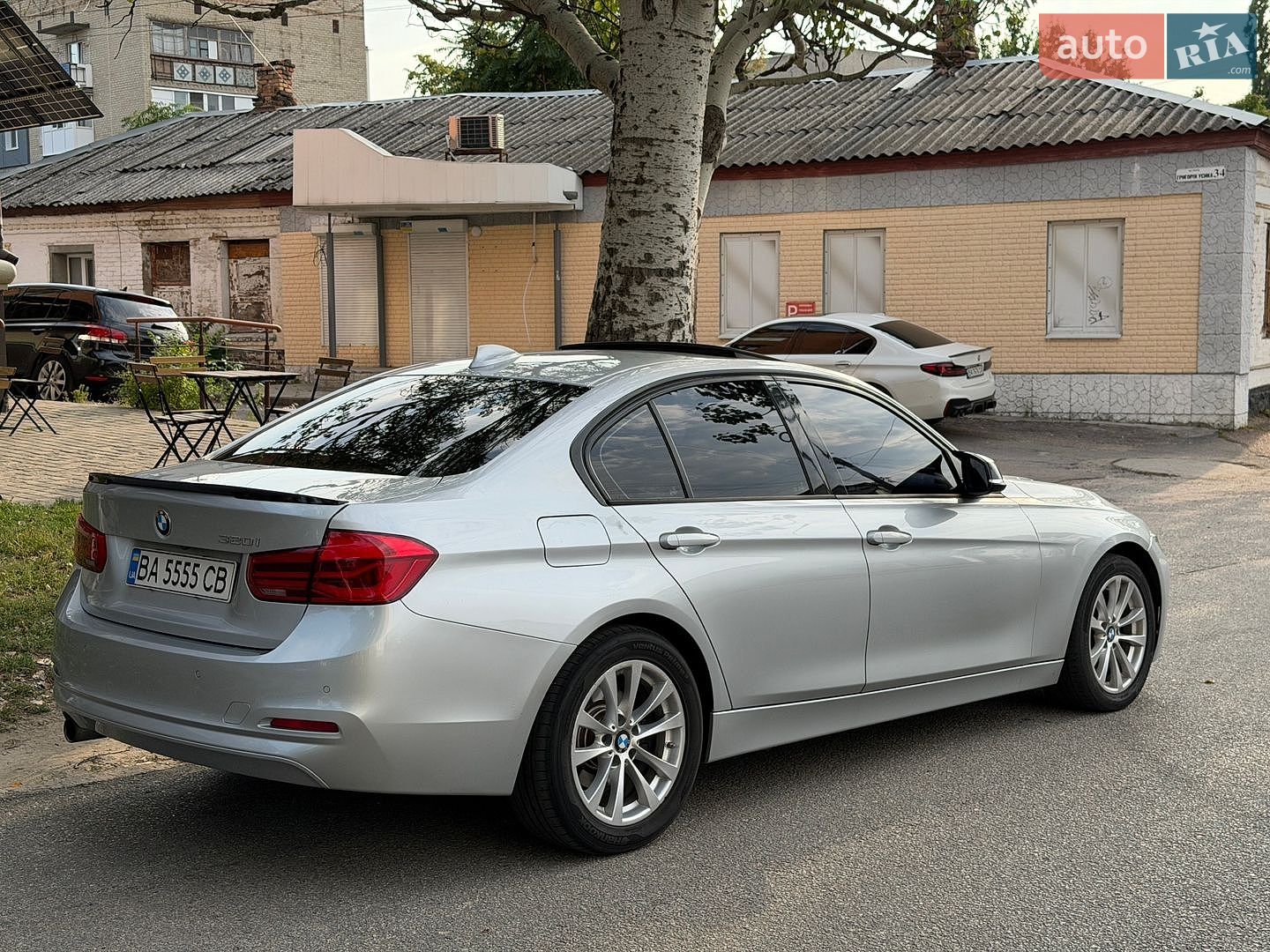 BMW 3 Series 2016 VIN WBA8E1G54GNT99680 фото оголошення 4 з 12
