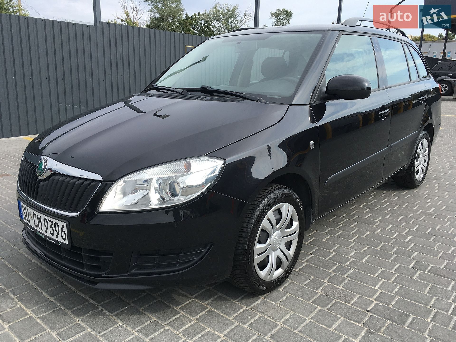 Skoda Fabia 2011 VIN TMBJC65J5B3178228 фото оголошення 3 з 110