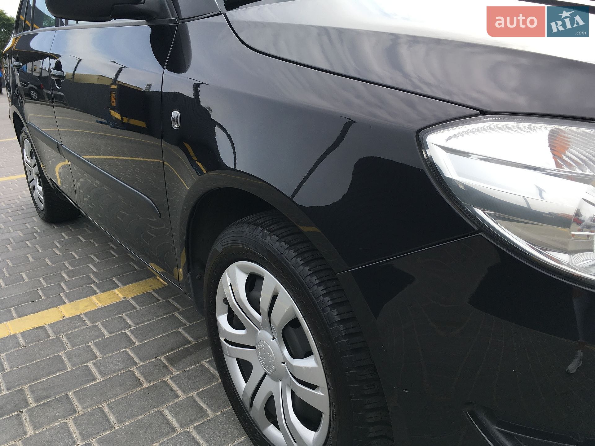 Skoda Fabia 2011 VIN TMBJC65J5B3178228 фото оголошення 17 з 110