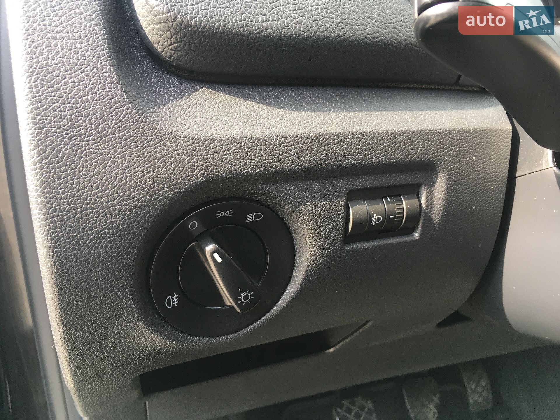 Skoda Fabia 2011 VIN TMBJC65J5B3178228 фото оголошення 35 з 110