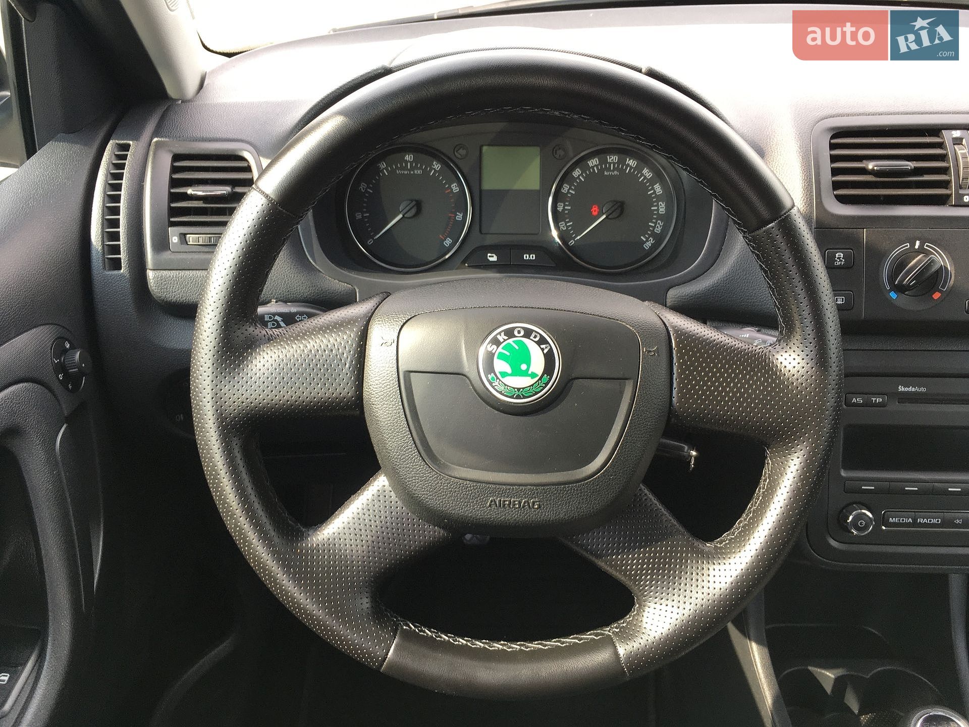 Skoda Fabia 2011 VIN TMBJC65J5B3178228 фото оголошення 36 з 110
