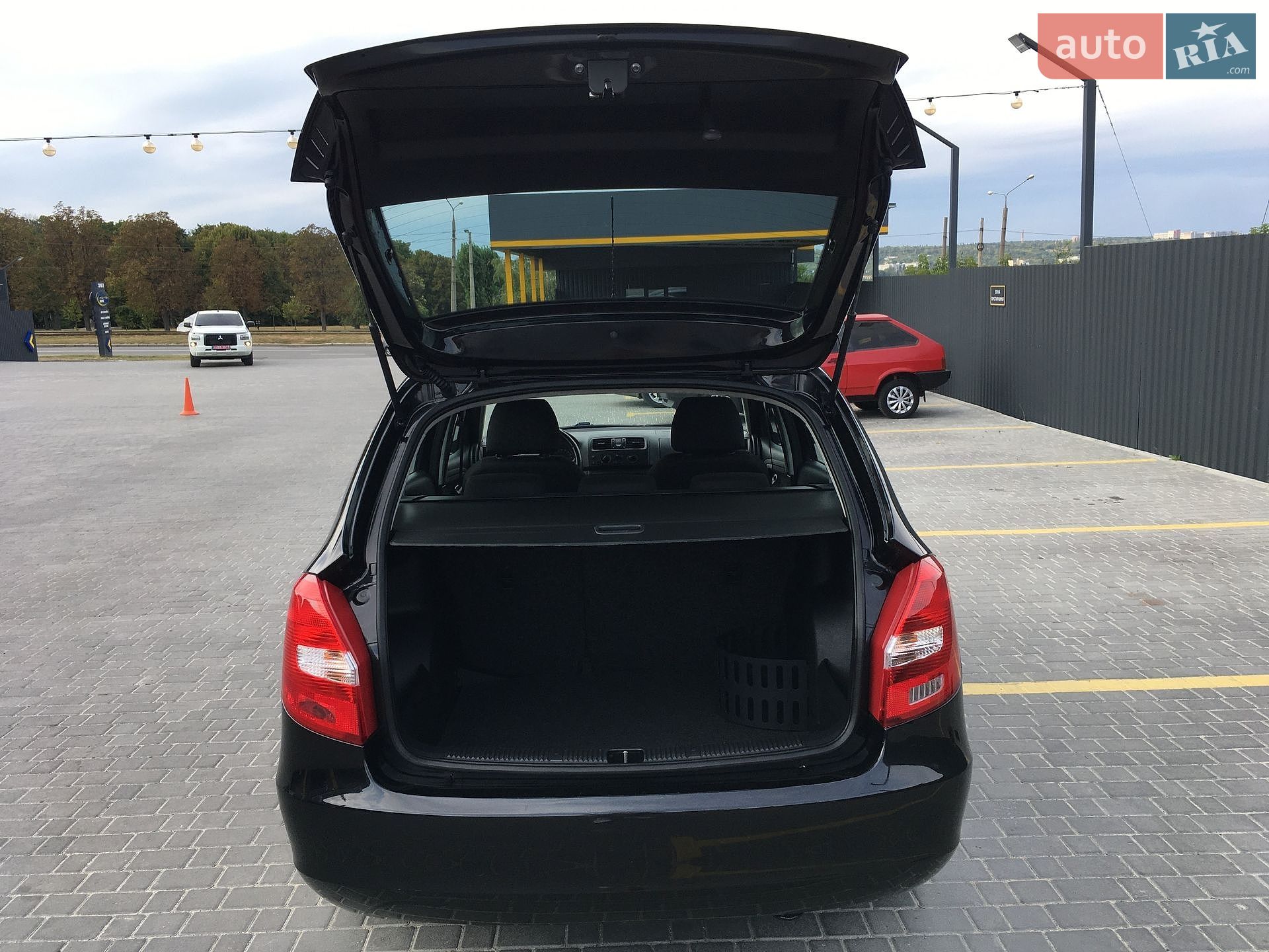 Skoda Fabia 2011 VIN TMBJC65J5B3178228 фото оголошення 55 з 110