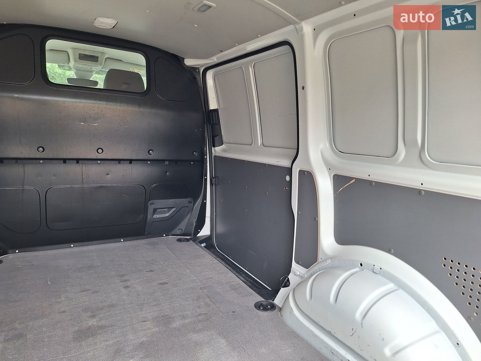 Volkswagen Transporter 2021 VIN WV1ZZZ7HZMH054904 фото оголошення 47 з 49